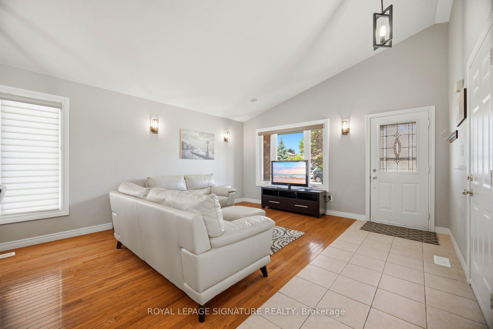 Photo 8 of 5122 Meadowood Lane, Lincoln, Beamsville — HOMEH