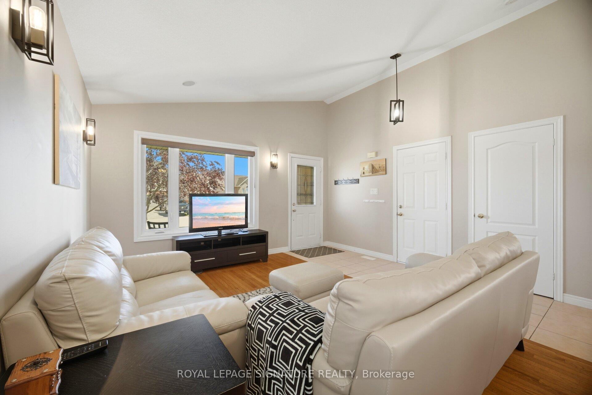 Photo 9 of 5122 Meadowood Lane, Lincoln, Beamsville — HOMEH