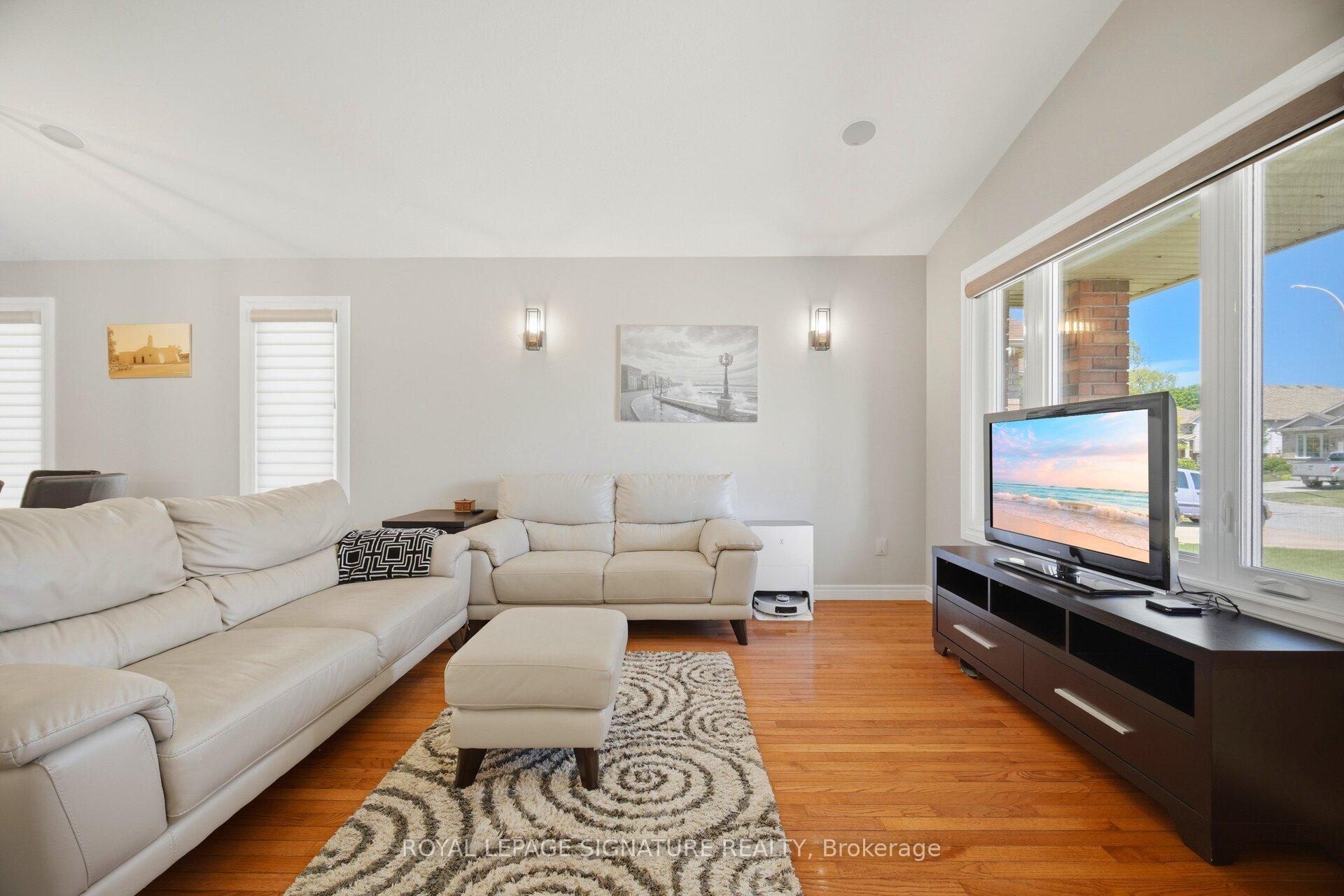 Photo 10 of 5122 Meadowood Lane, Lincoln, Beamsville — HOMEH