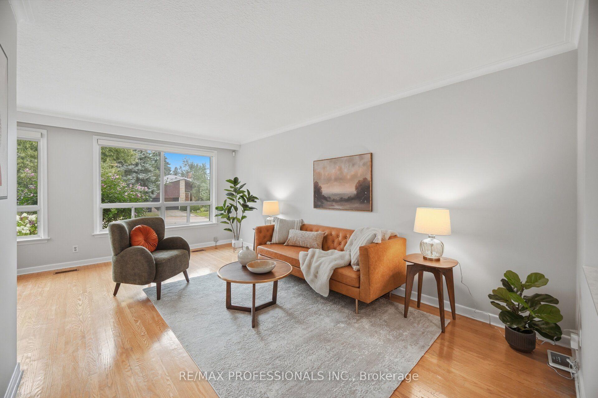 Photo 7 of 147 Chapman Road, Etobicoke, Humber Heights — HOMEH