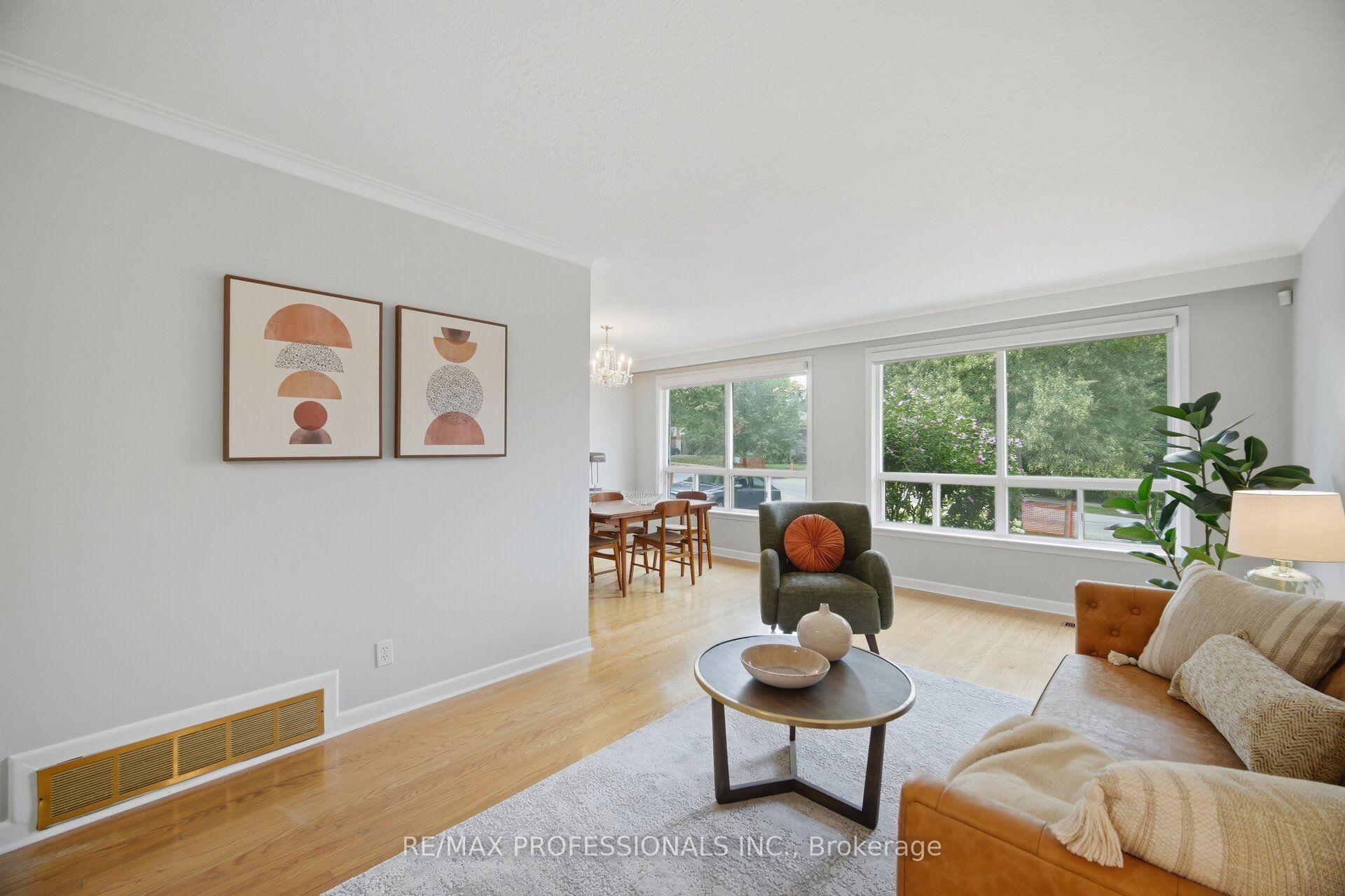 Photo 8 of 147 Chapman Road, Etobicoke, Humber Heights — HOMEH