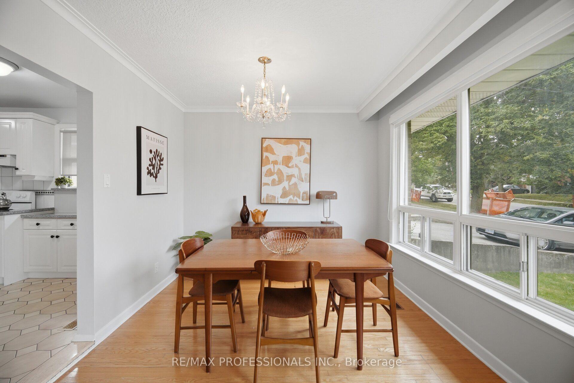 Photo 9 of 147 Chapman Road, Etobicoke, Humber Heights — HOMEH