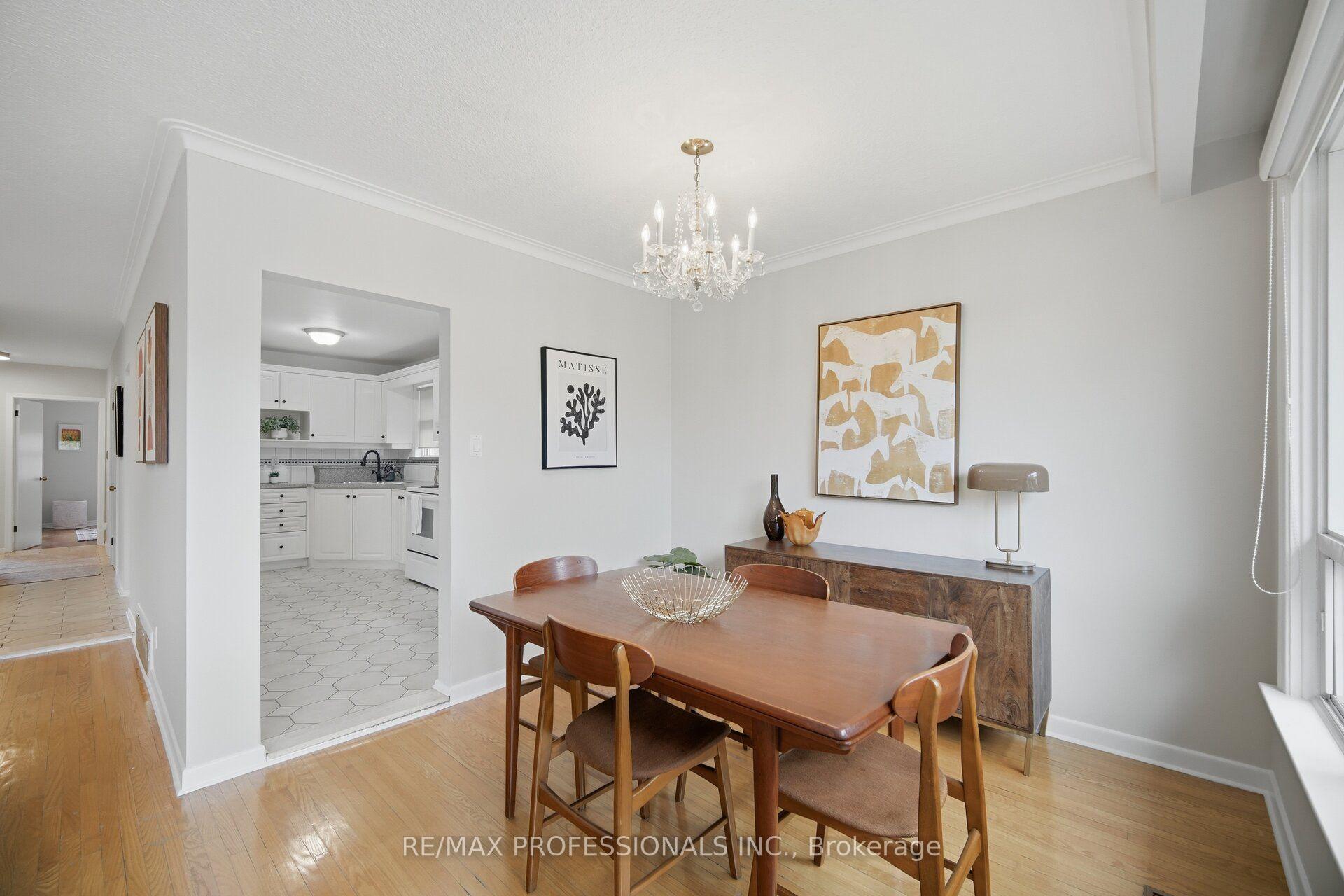 Photo 10 of 147 Chapman Road, Etobicoke, Humber Heights — HOMEH