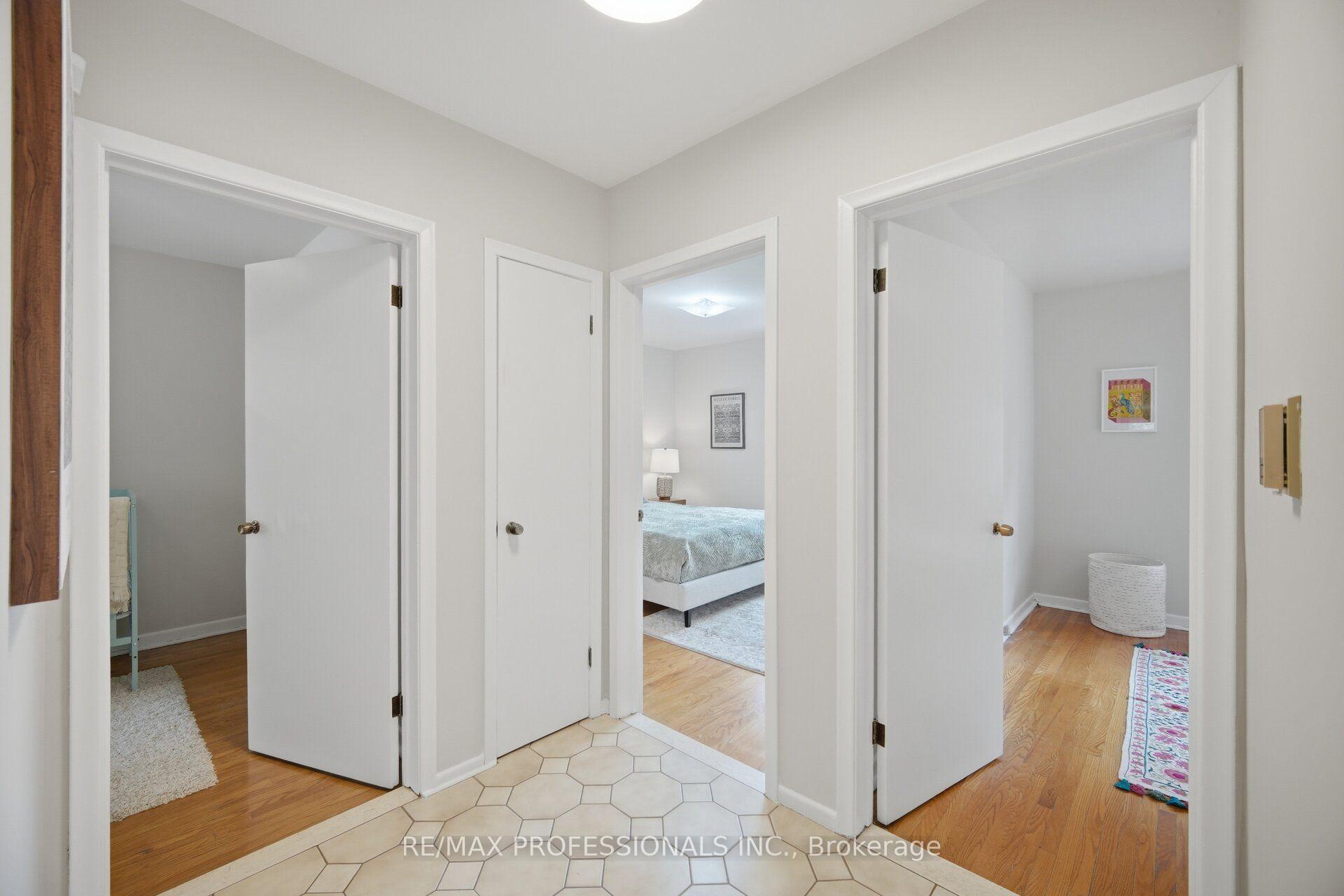Photo 14 of 147 Chapman Road, Etobicoke, Humber Heights — HOMEH
