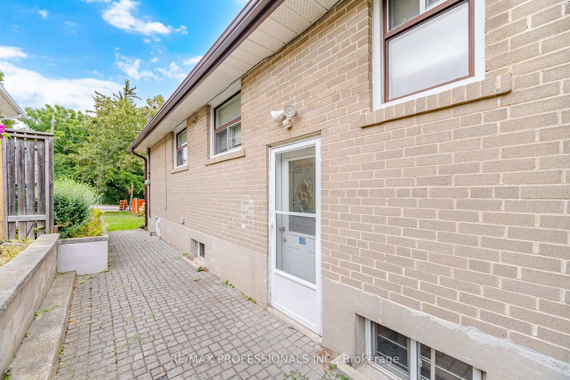 Photo 22 of 147 Chapman Road, Etobicoke, Humber Heights — HOMEH