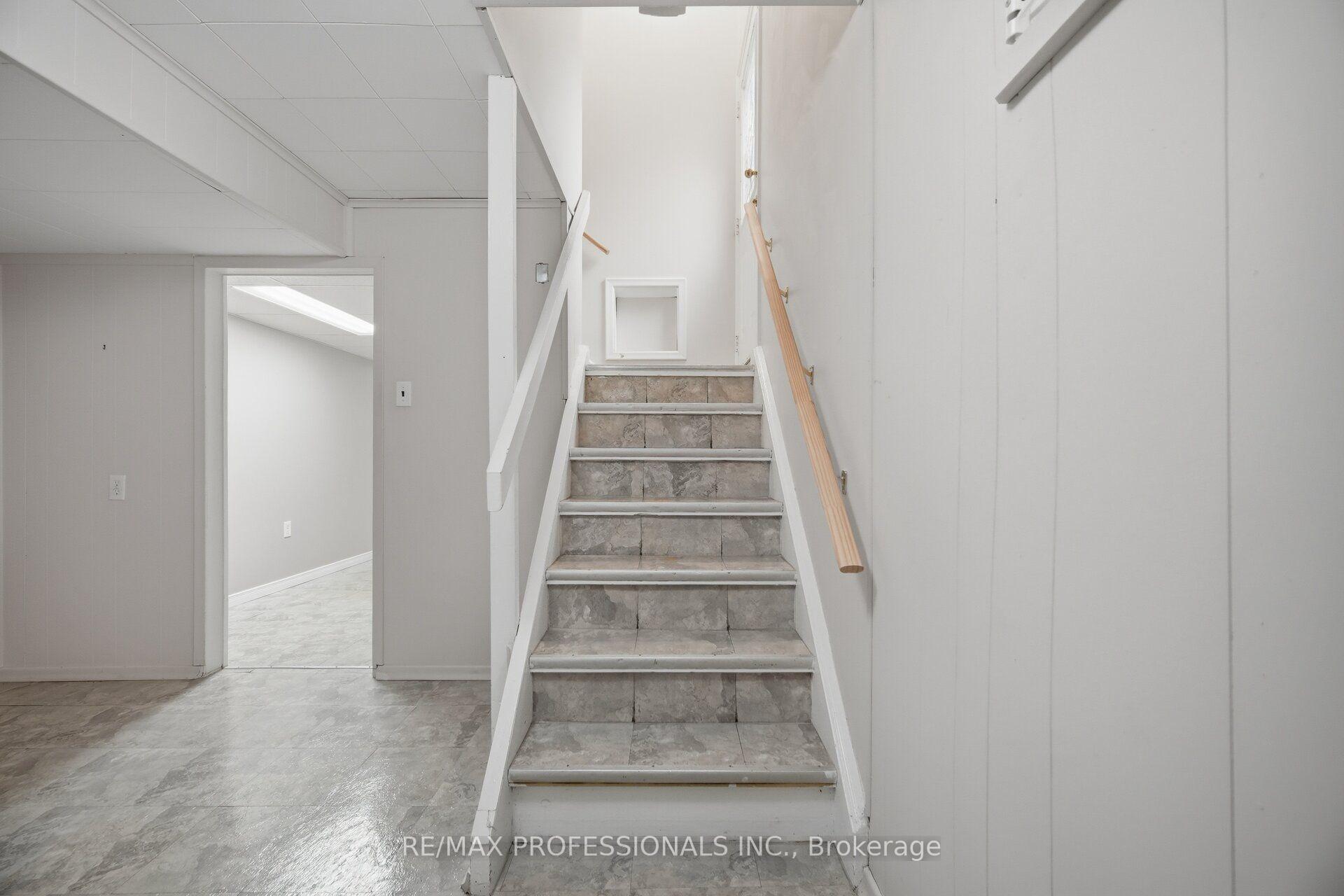 Photo 24 of 147 Chapman Road, Etobicoke, Humber Heights — HOMEH