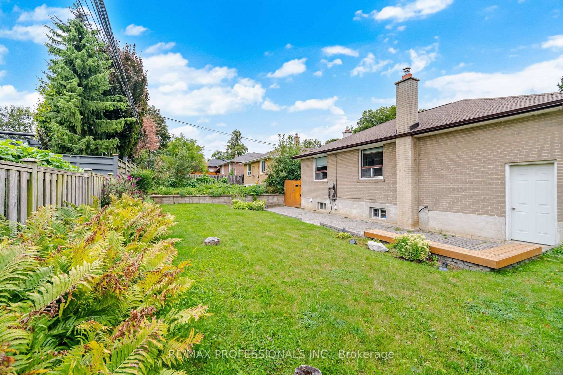 Photo 39 of 147 Chapman Road, Etobicoke, Humber Heights — HOMEH