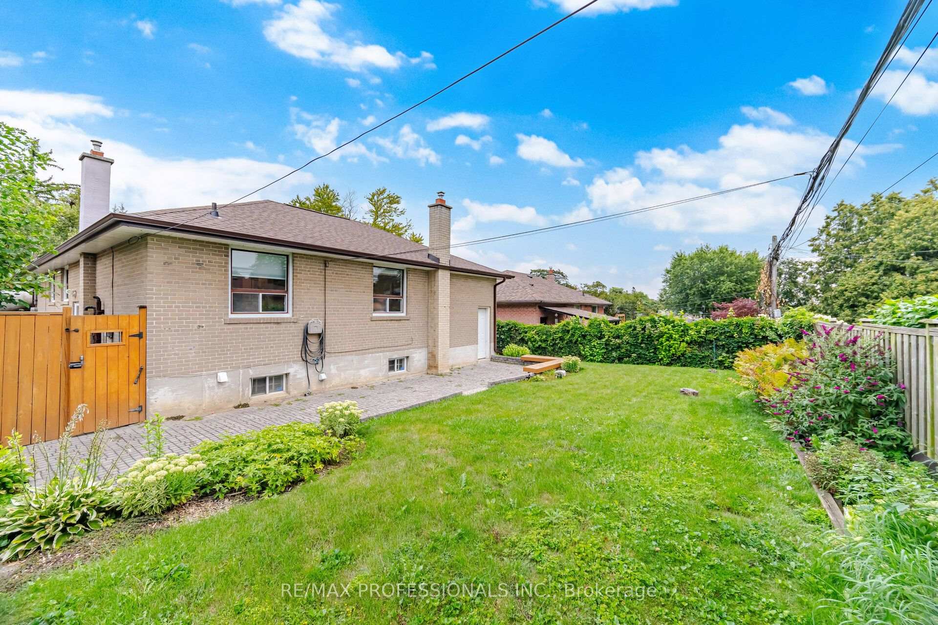 Photo 40 of 147 Chapman Road, Etobicoke, Humber Heights — HOMEH
