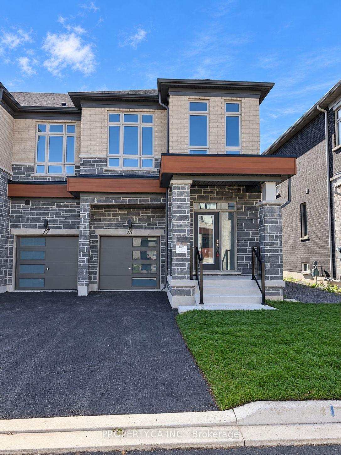 Photo 1 of 15 Schmeltzer Crescent, Richmond Hill, Rural Richmond Hill — HOMEH