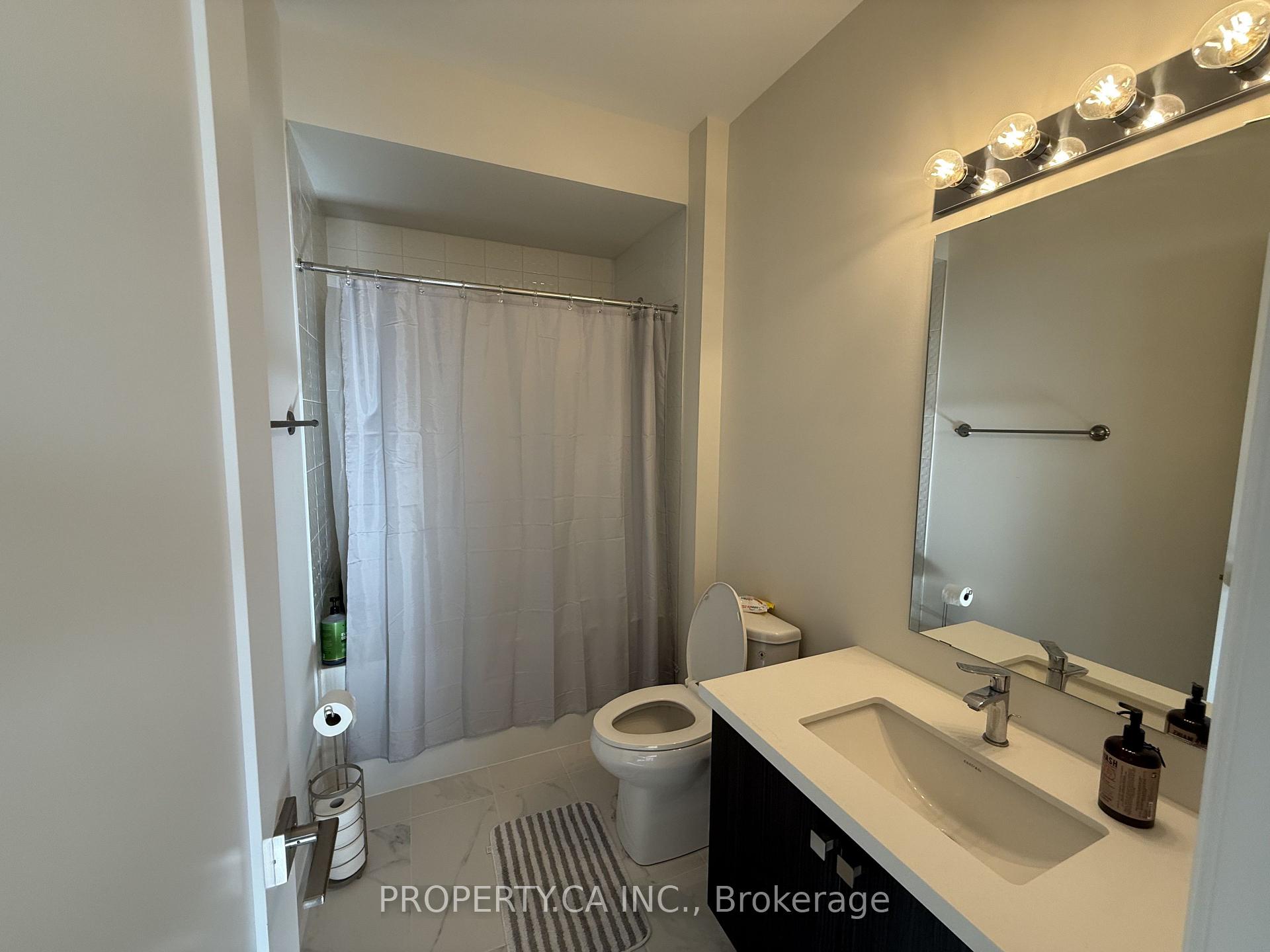 Photo 17 of 15 Schmeltzer Crescent, Richmond Hill, Rural Richmond Hill — HOMEH