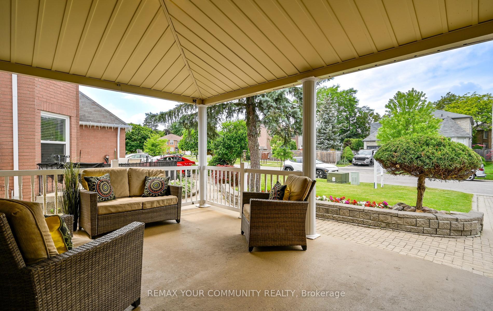 Photo 4 of 1554 Saugeen Drive, Pickering, Amberlea — HOMEH