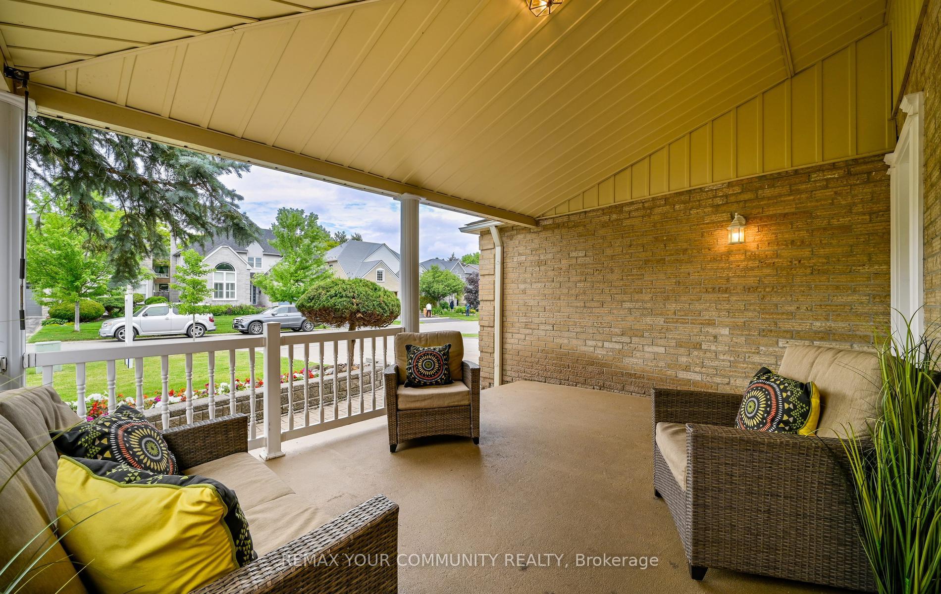 Photo 5 of 1554 Saugeen Drive, Pickering, Amberlea — HOMEH