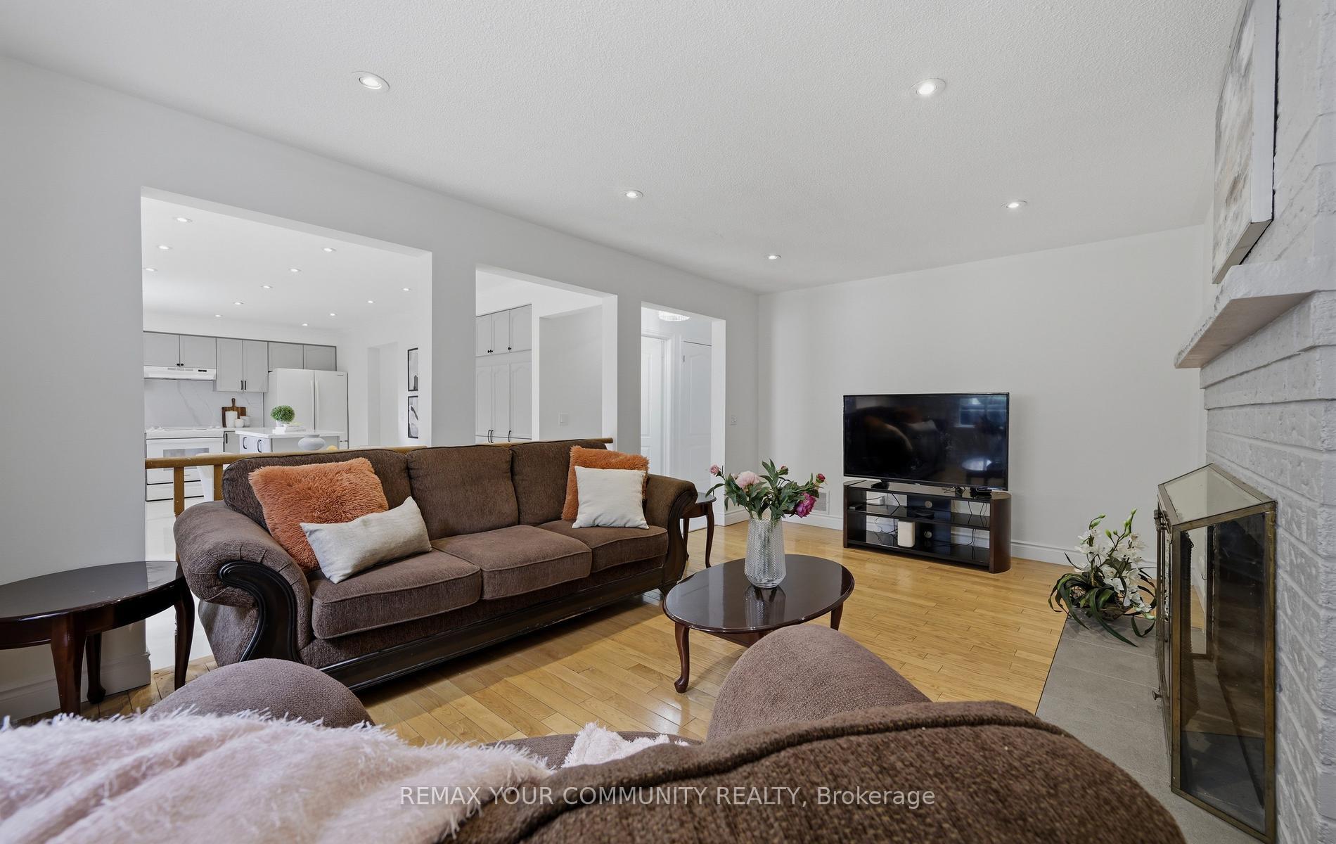 Photo 14 of 1554 Saugeen Drive, Pickering, Amberlea — HOMEH
