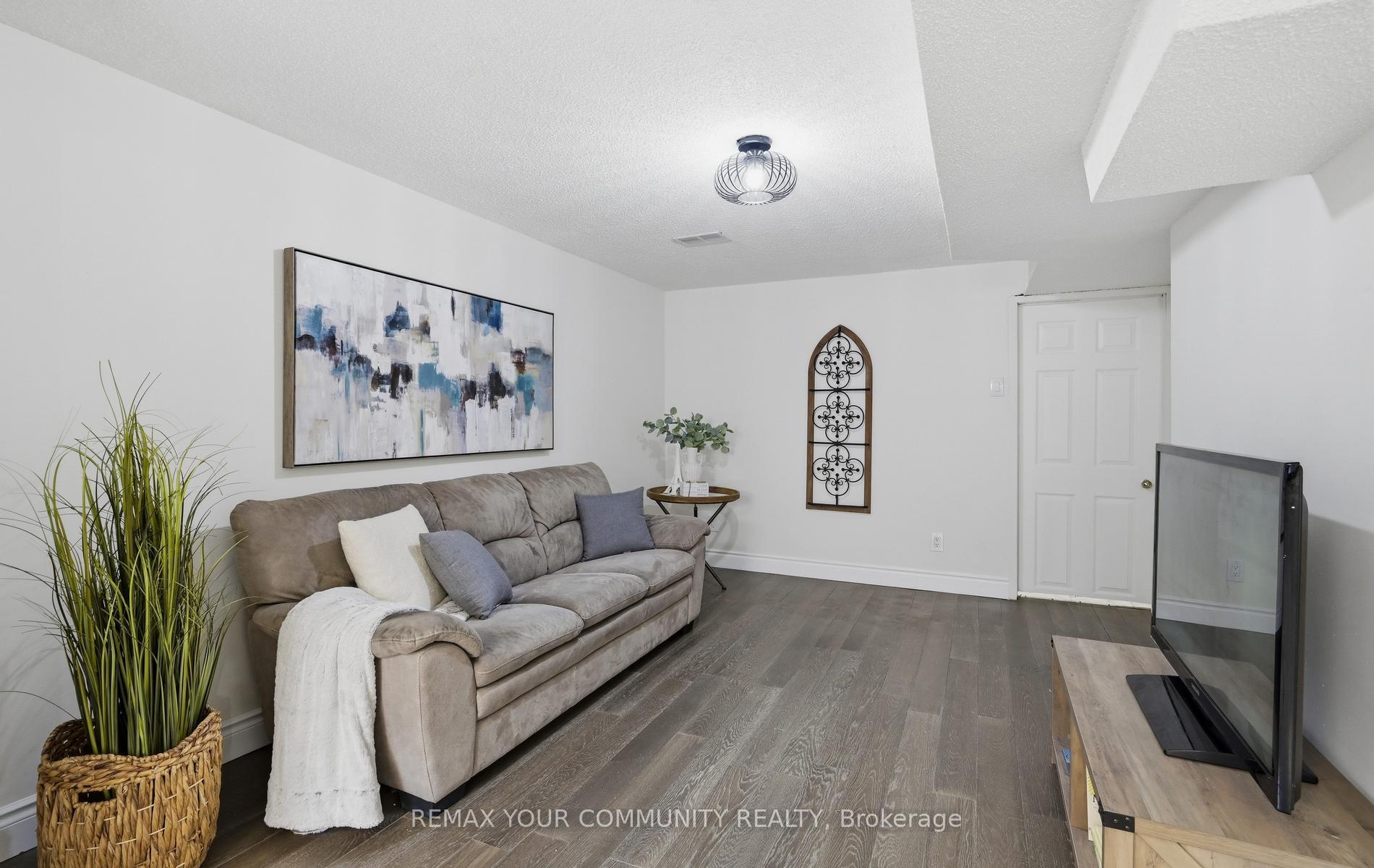 Photo 32 of 1554 Saugeen Drive, Pickering, Amberlea — HOMEH