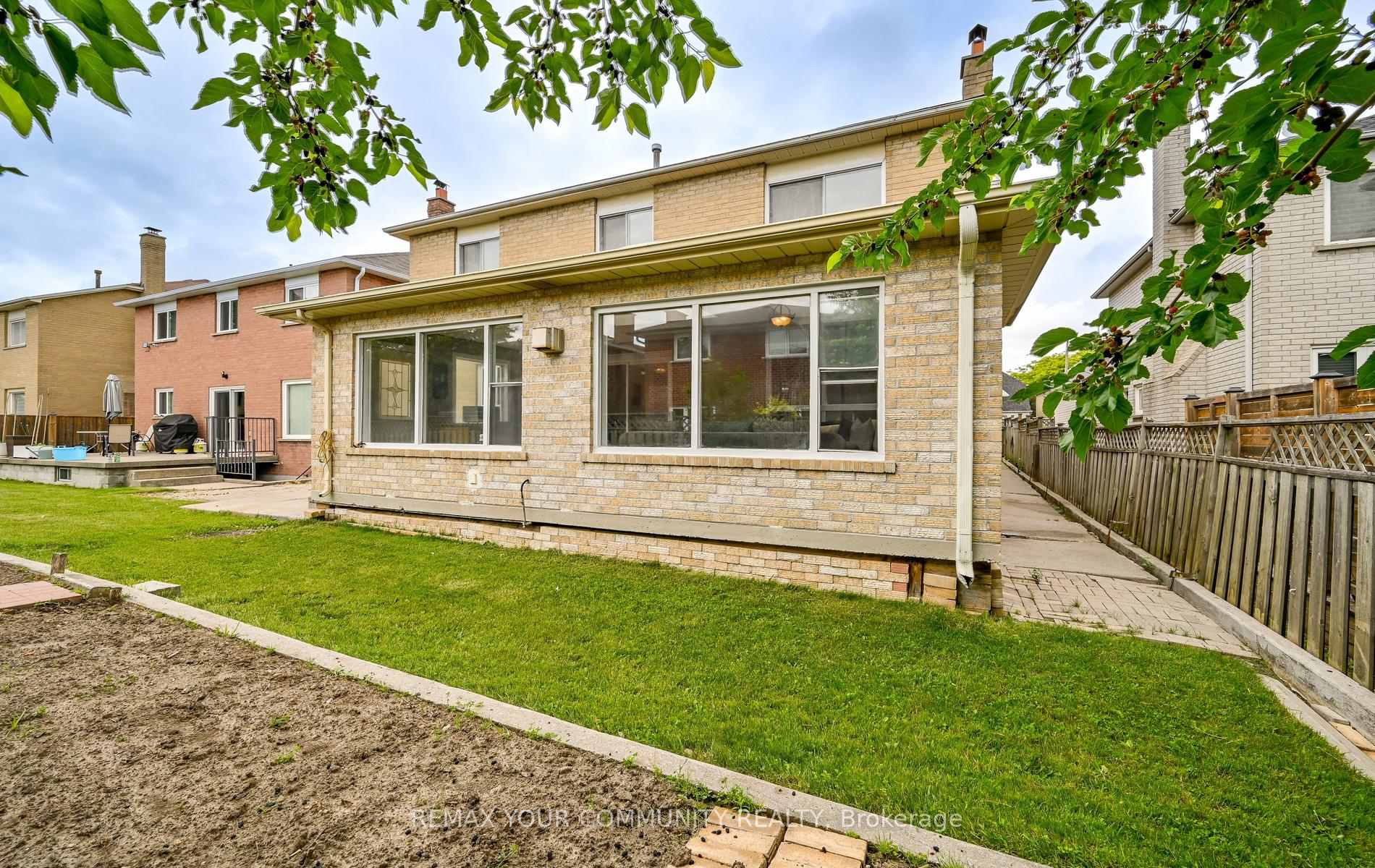 Photo 40 of 1554 Saugeen Drive, Pickering, Amberlea — HOMEH