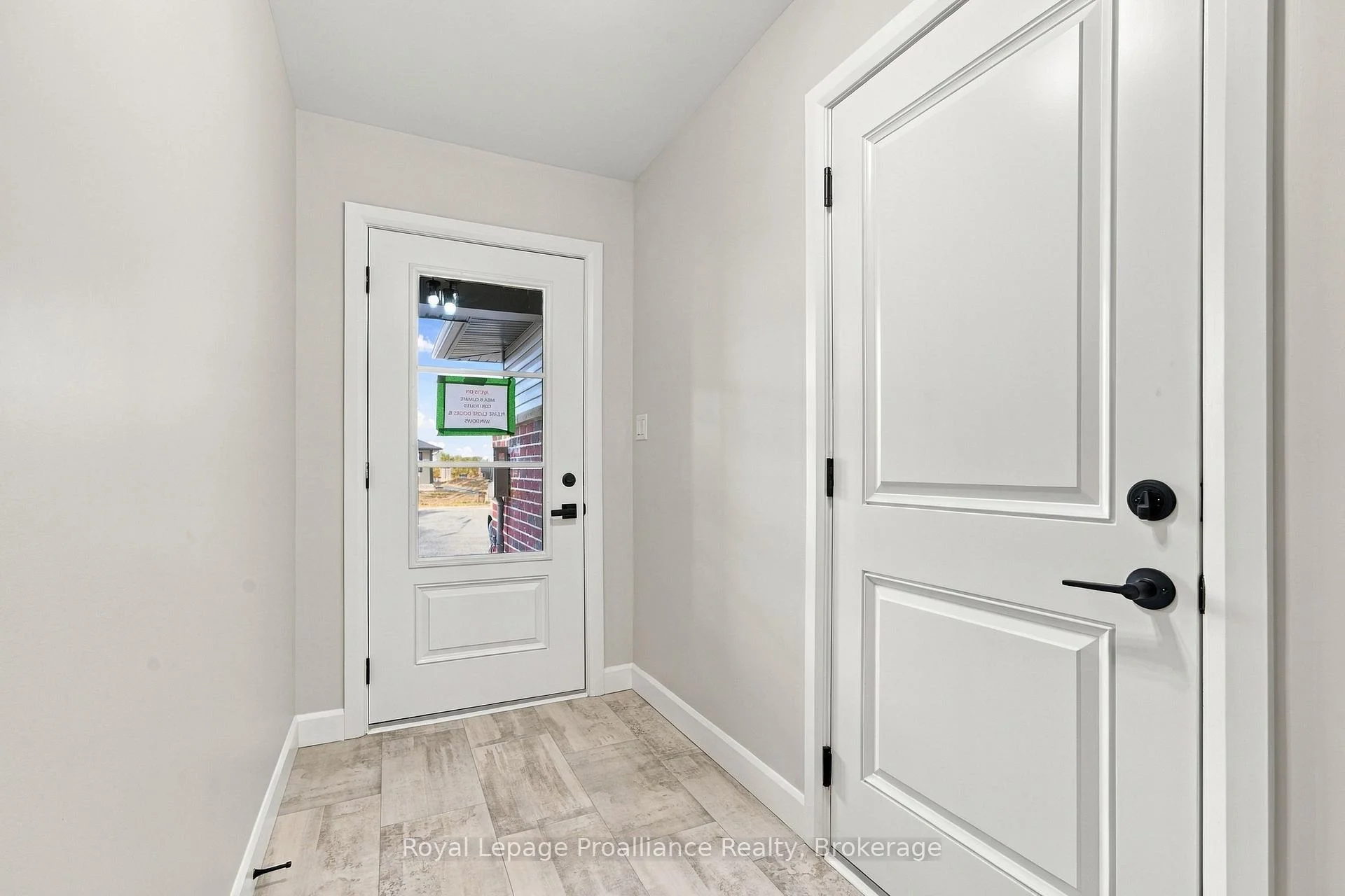 Photo 3 of 77 Cousins Crescent, Belleville, Belleville Ward — HOMEH