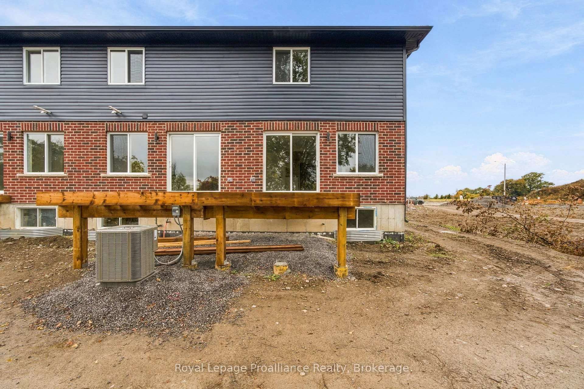 Photo 28 of 77 Cousins Crescent, Belleville, Belleville Ward — HOMEH