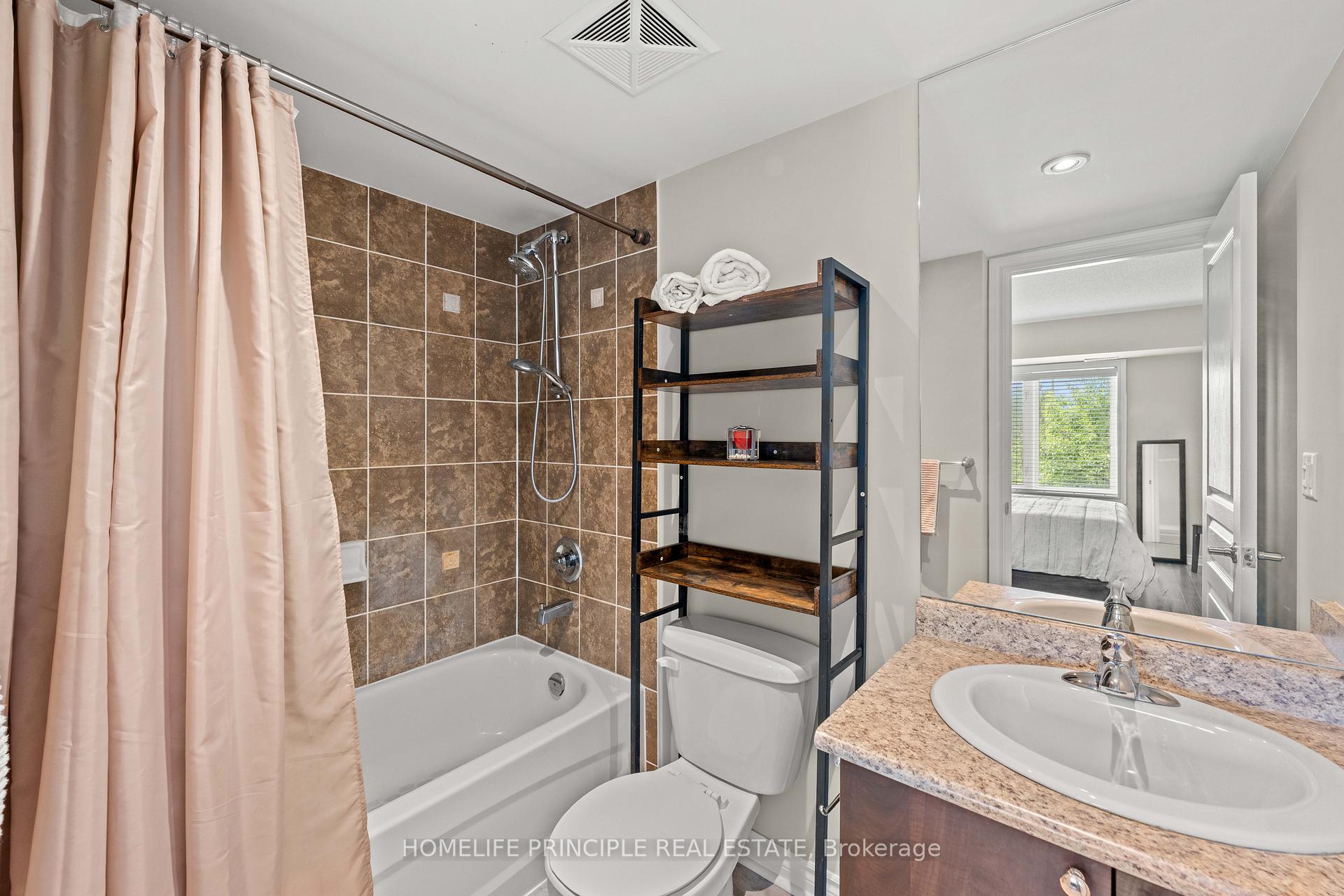 Photo 26 of Unit 205, 3 Brandy Lane Drive, Collingwood — HOMEH