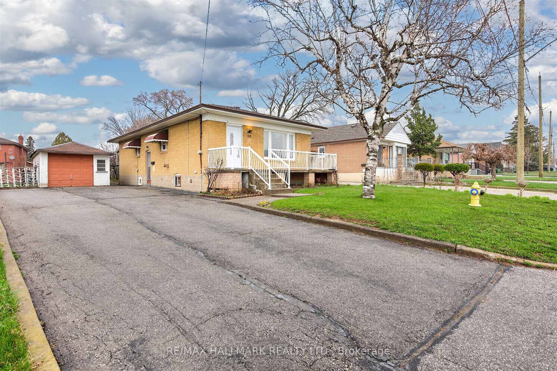 Photo 2 of 50 Dorking Crescent, North York, Downsview-Roding-CFB — HOMEH