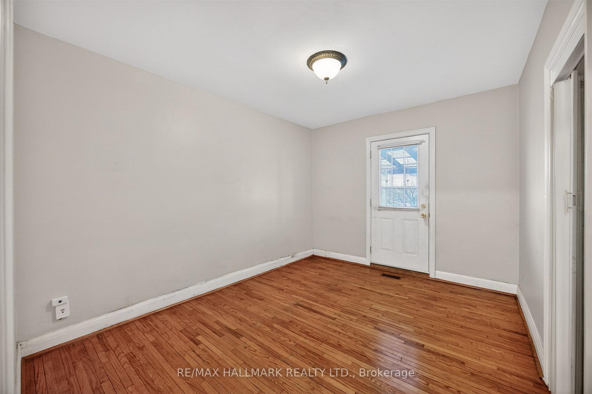 Photo 19 of 50 Dorking Crescent, North York, Downsview-Roding-CFB — HOMEH