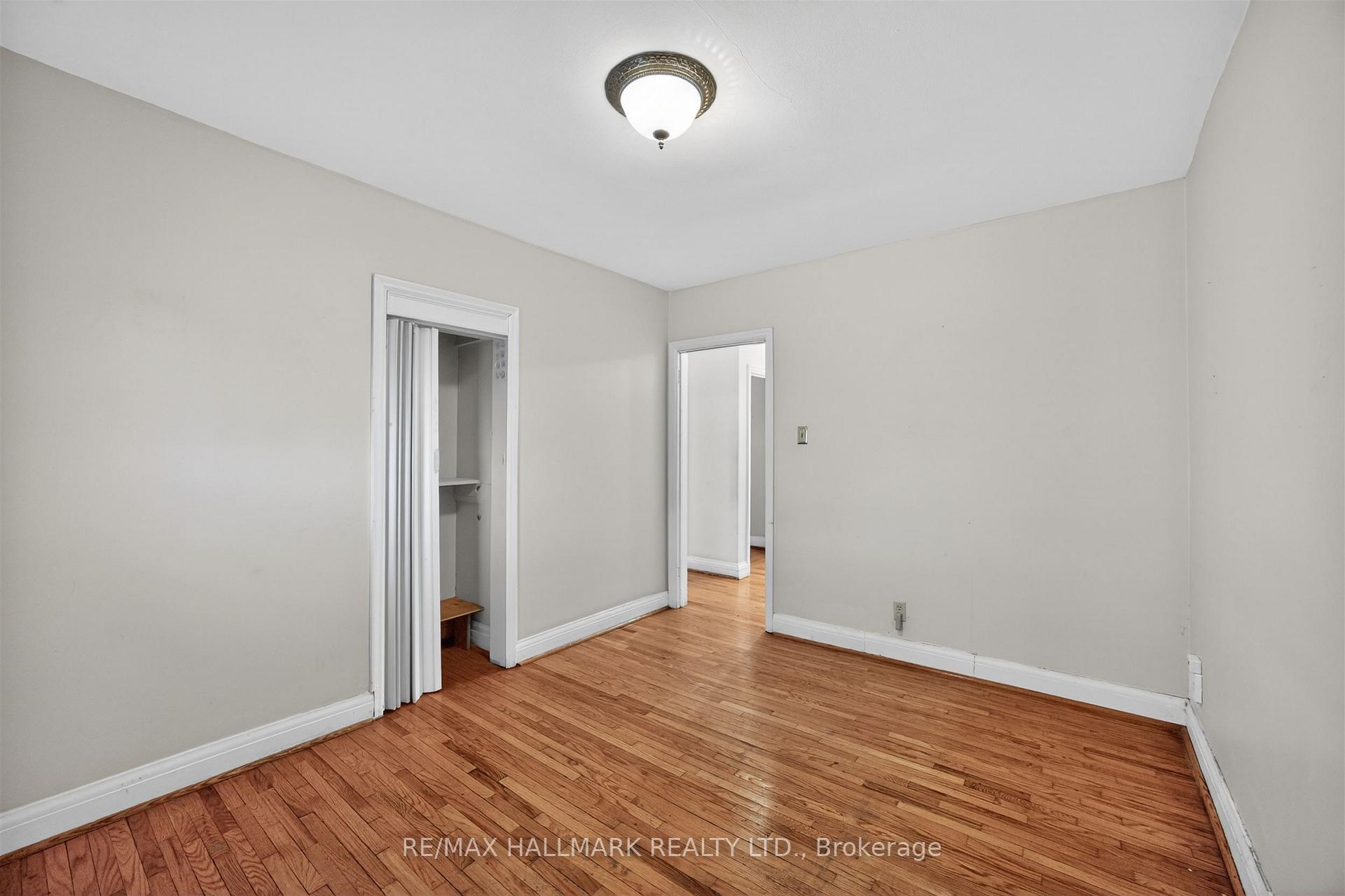 Photo 21 of 50 Dorking Crescent, North York, Downsview-Roding-CFB — HOMEH