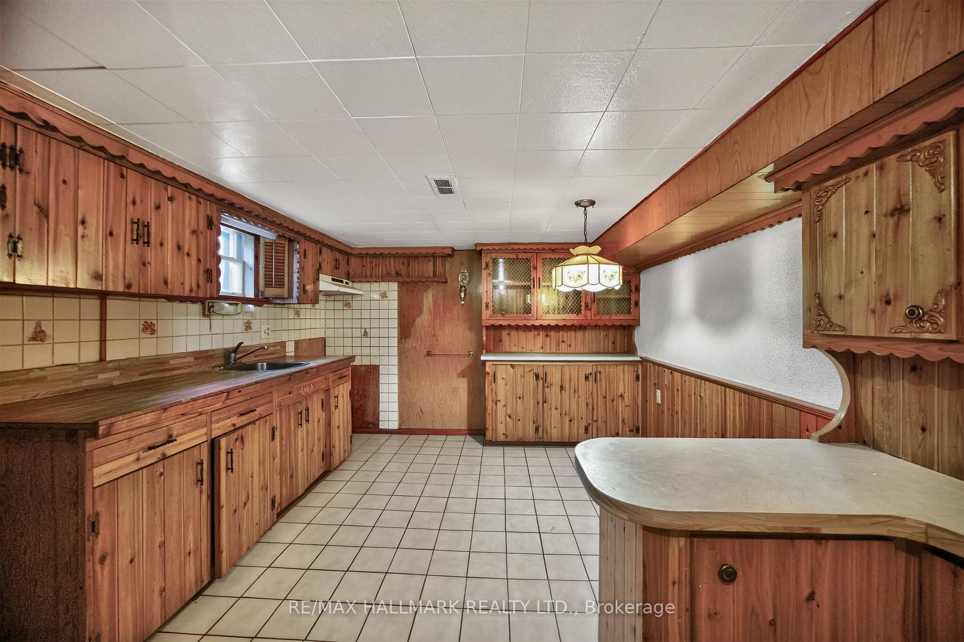 Photo 26 of 50 Dorking Crescent, North York, Downsview-Roding-CFB — HOMEH