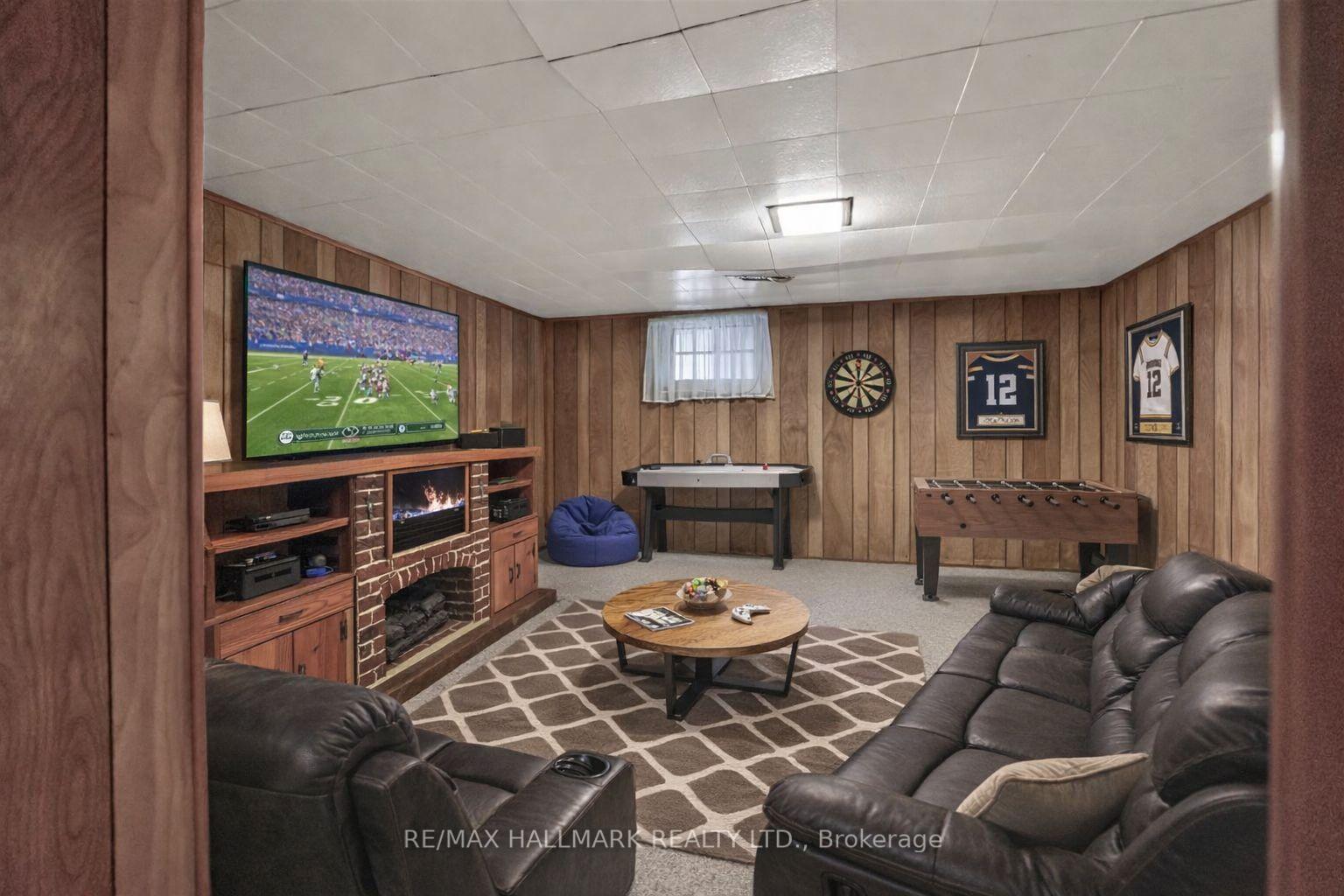 Photo 29 of 50 Dorking Crescent, North York, Downsview-Roding-CFB — HOMEH