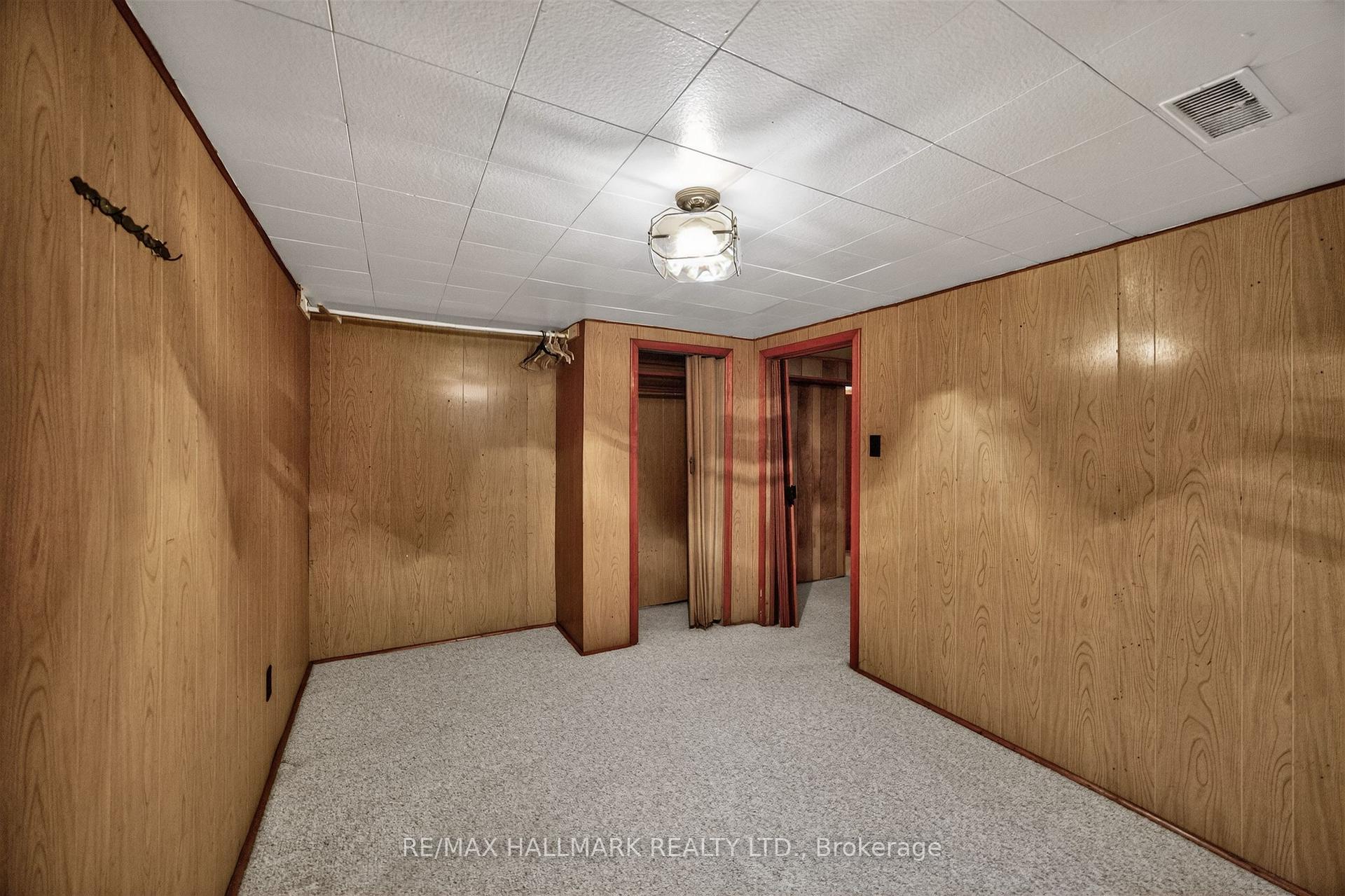 Photo 33 of 50 Dorking Crescent, North York, Downsview-Roding-CFB — HOMEH