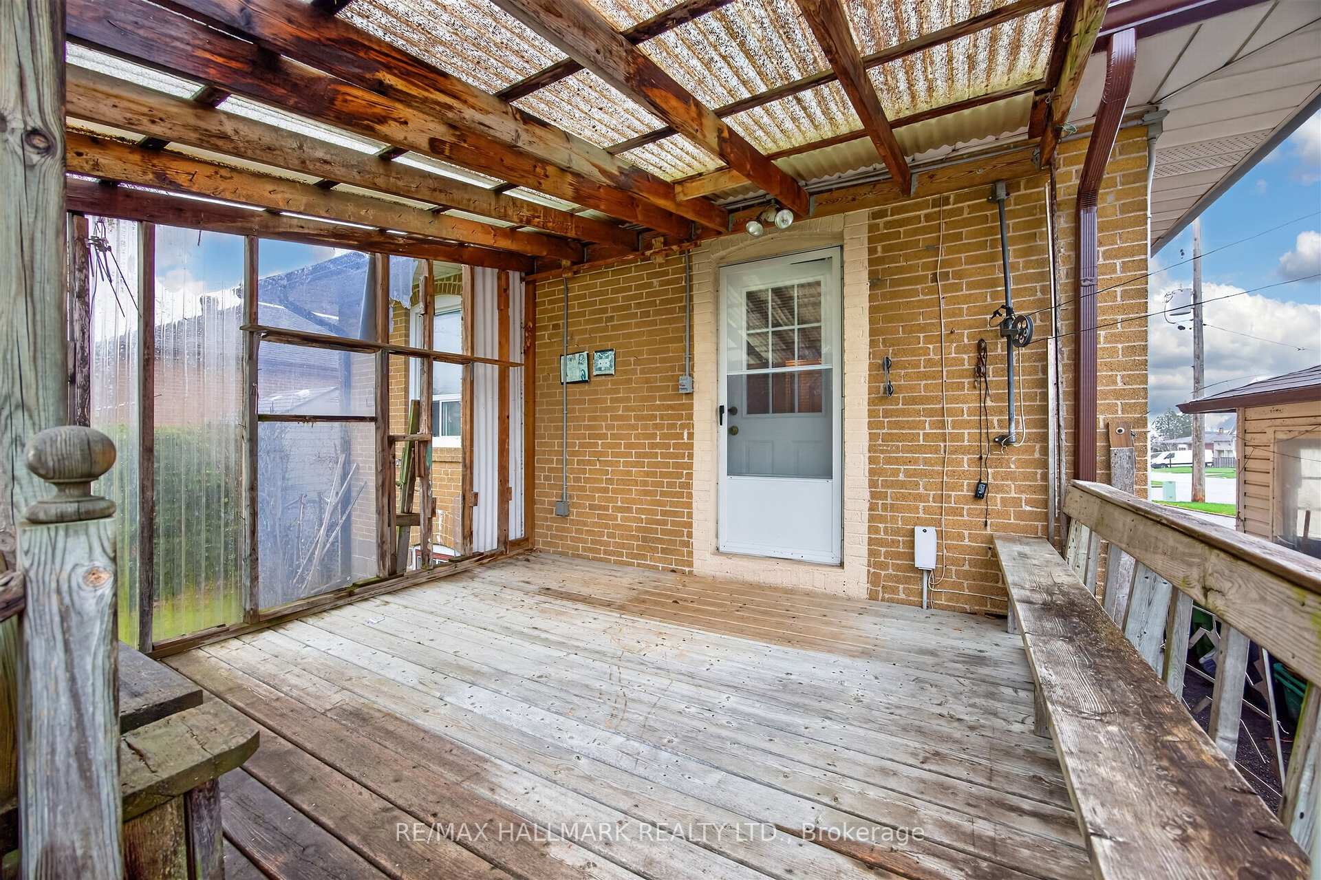 Photo 44 of 50 Dorking Crescent, North York, Downsview-Roding-CFB — HOMEH