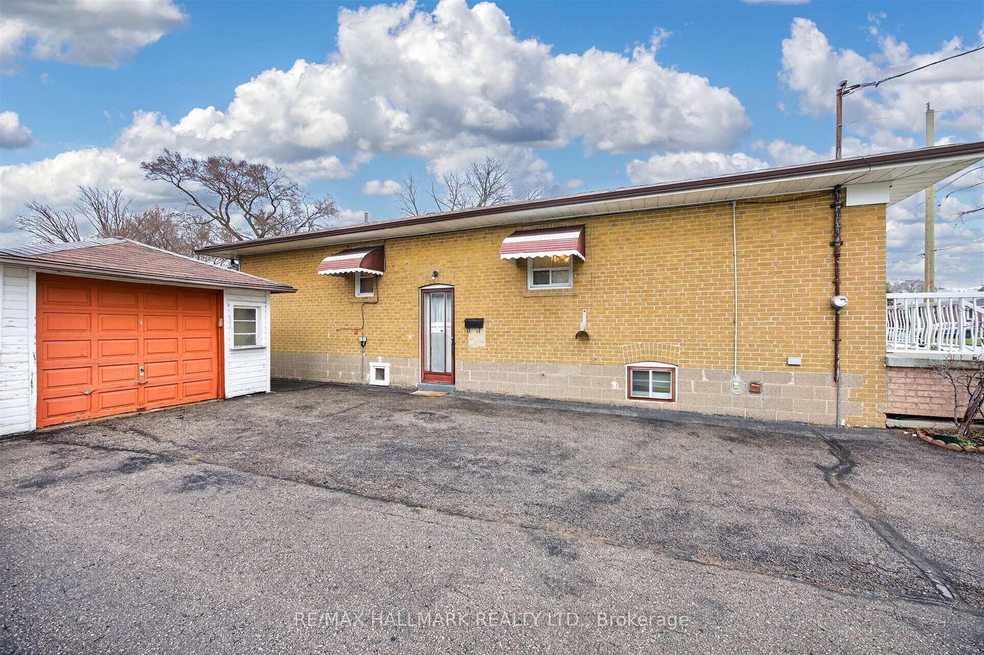 Photo 45 of 50 Dorking Crescent, North York, Downsview-Roding-CFB — HOMEH
