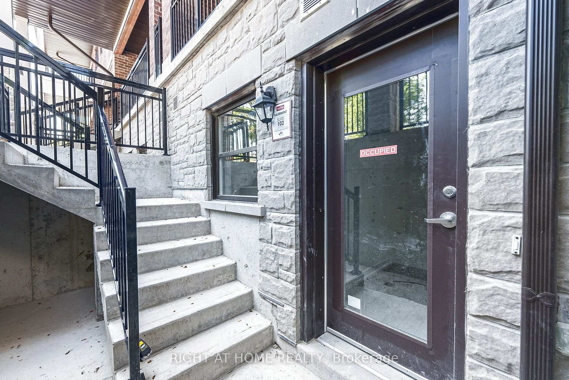 Photo 4 of Unit 102, 15100 Yonge Street, Aurora, Aurora Village — HOMEH