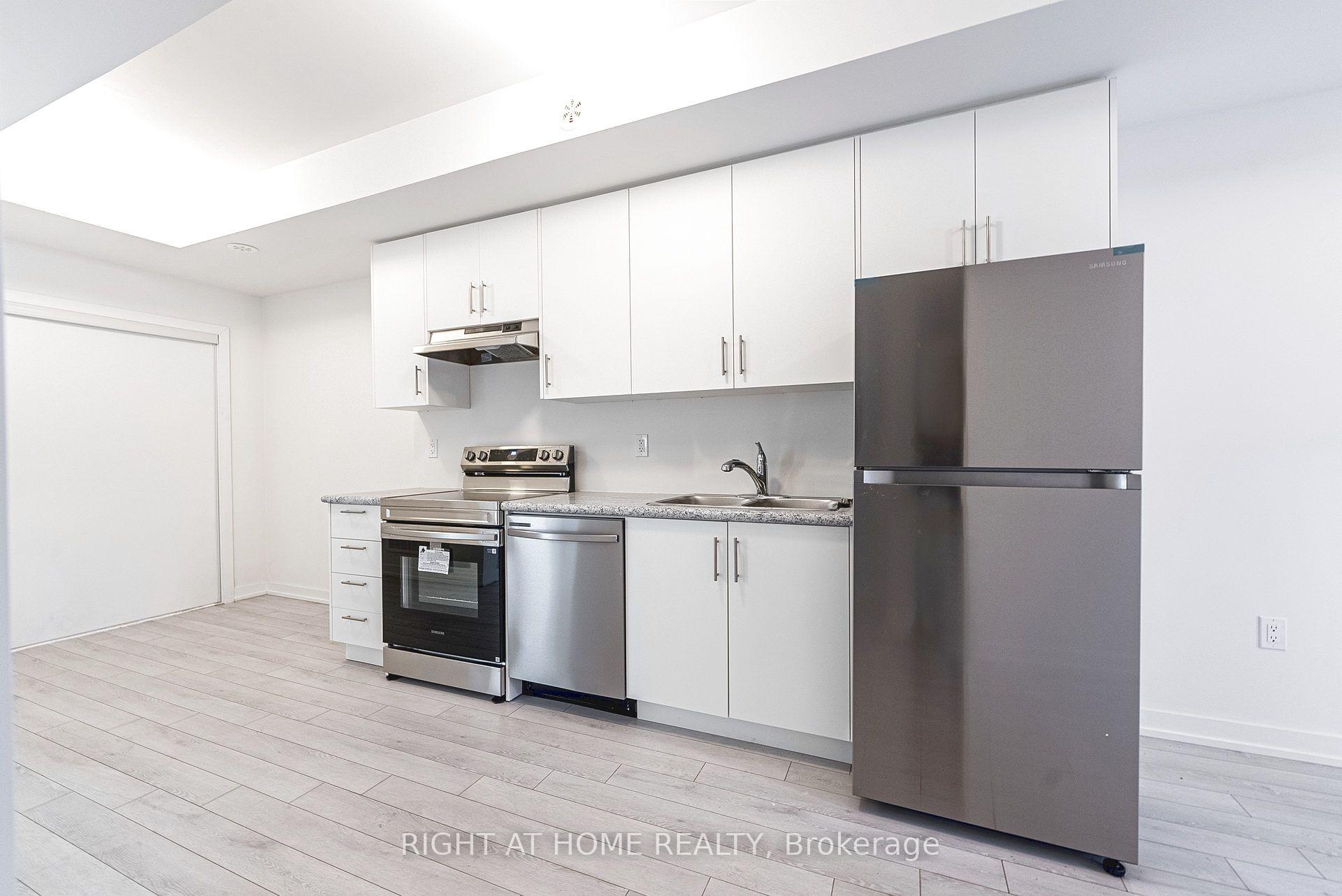 Photo 6 of Unit 102, 15100 Yonge Street, Aurora, Aurora Village — HOMEH