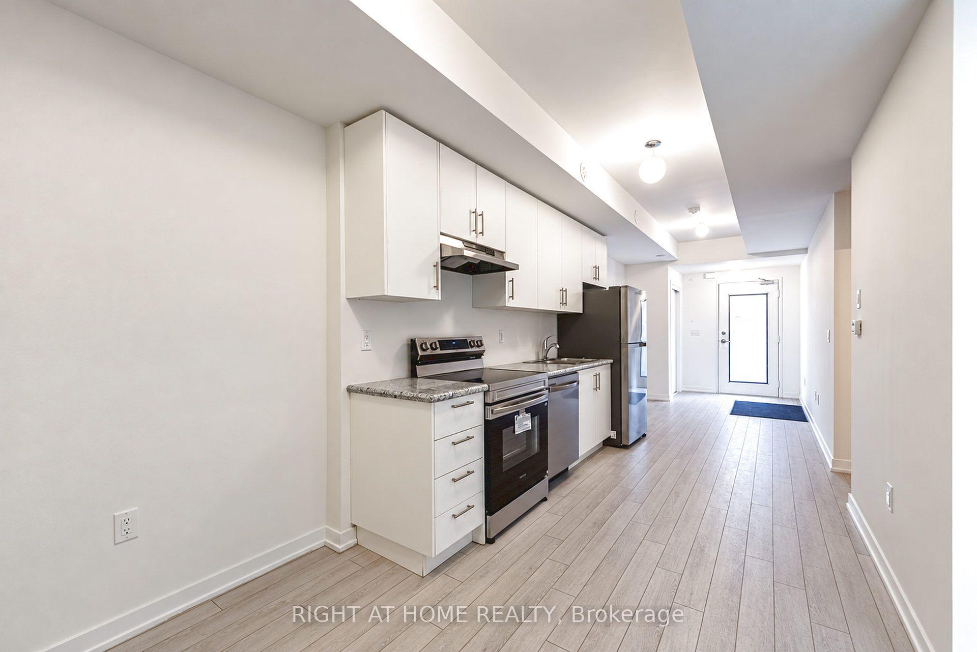 Photo 7 of Unit 102, 15100 Yonge Street, Aurora, Aurora Village — HOMEH