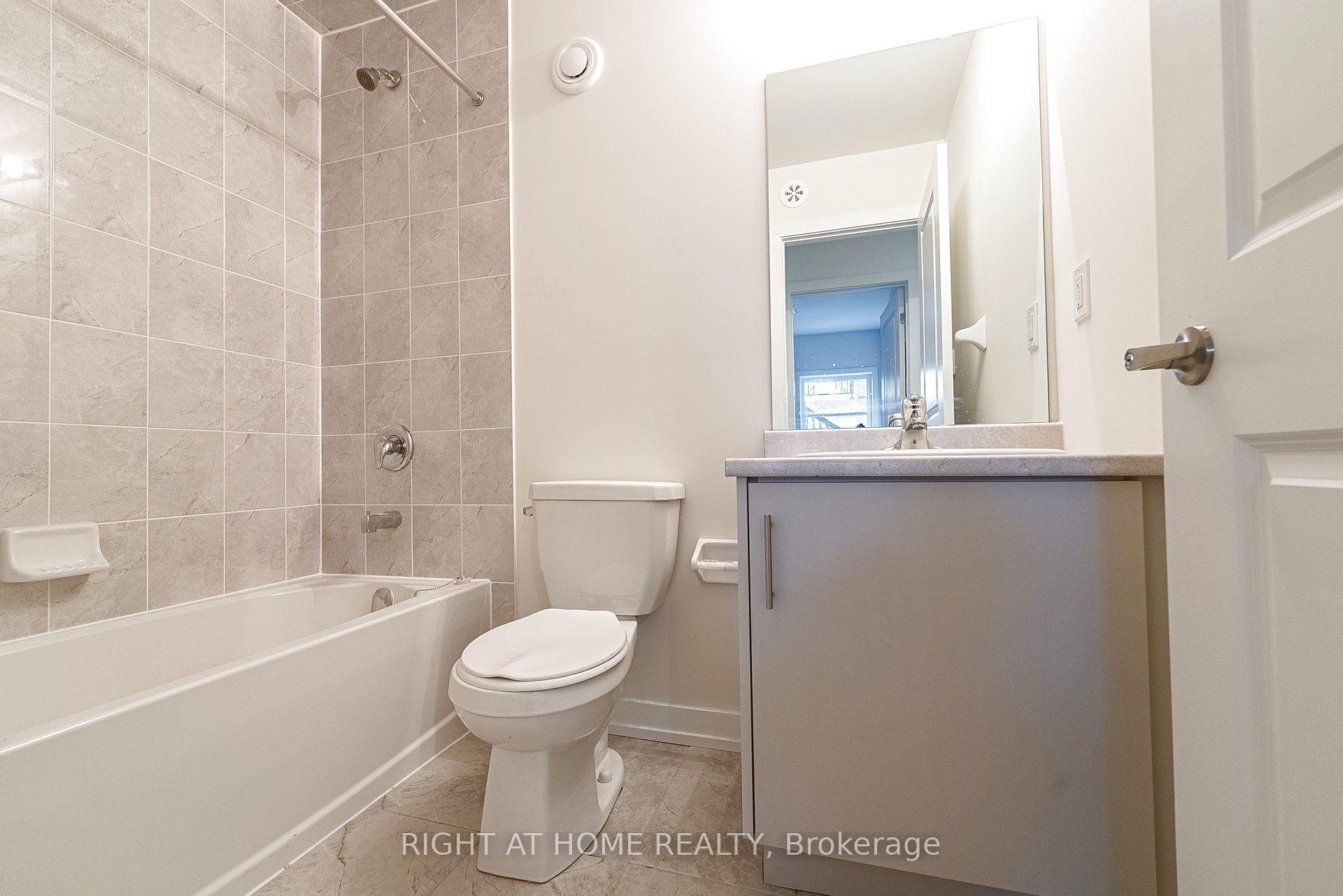 Photo 10 of Unit 102, 15100 Yonge Street, Aurora, Aurora Village — HOMEH