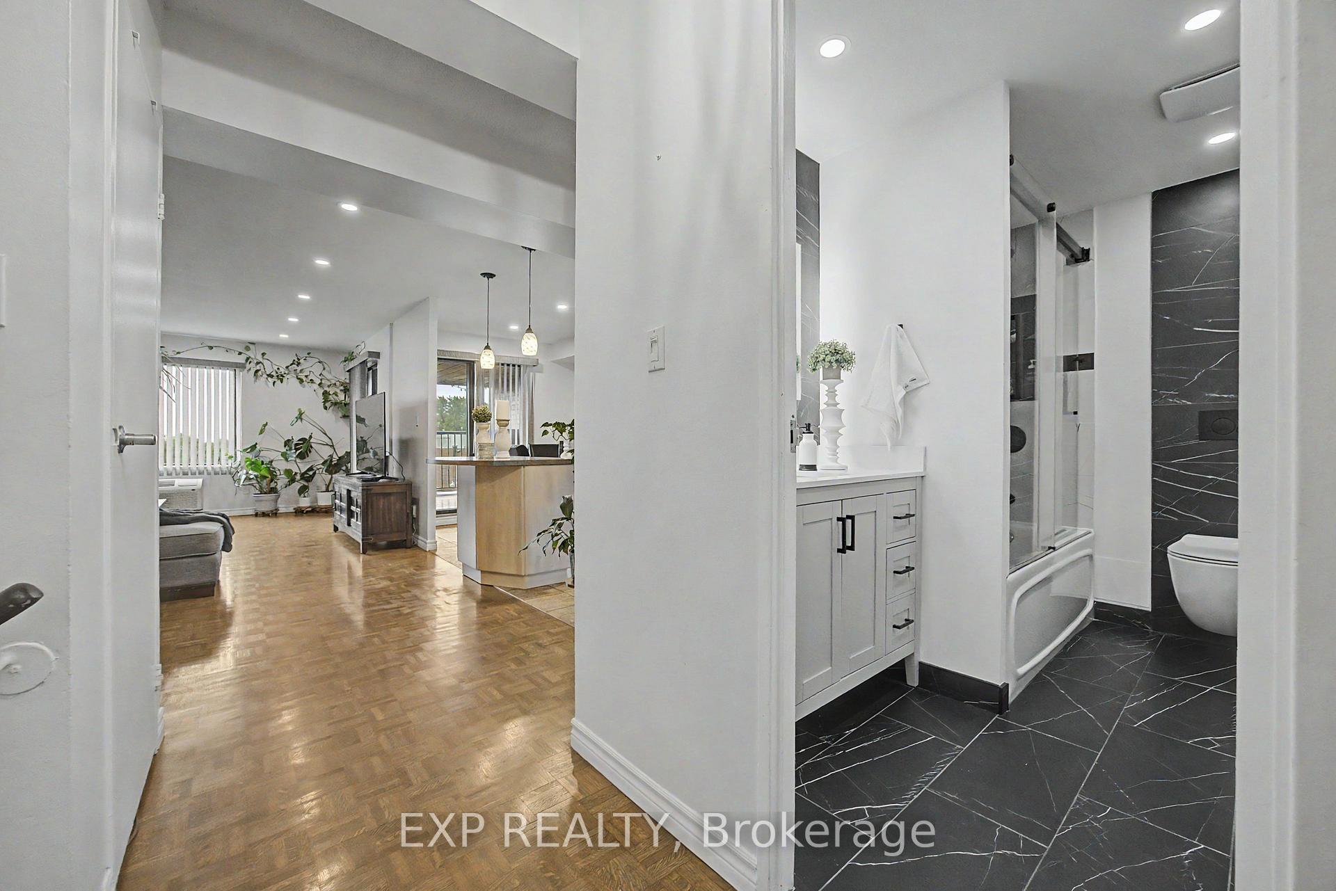 Photo 5 of Unit 501, 1000 Cedarglen Gate, Mississauga, Erindale — HOMEH