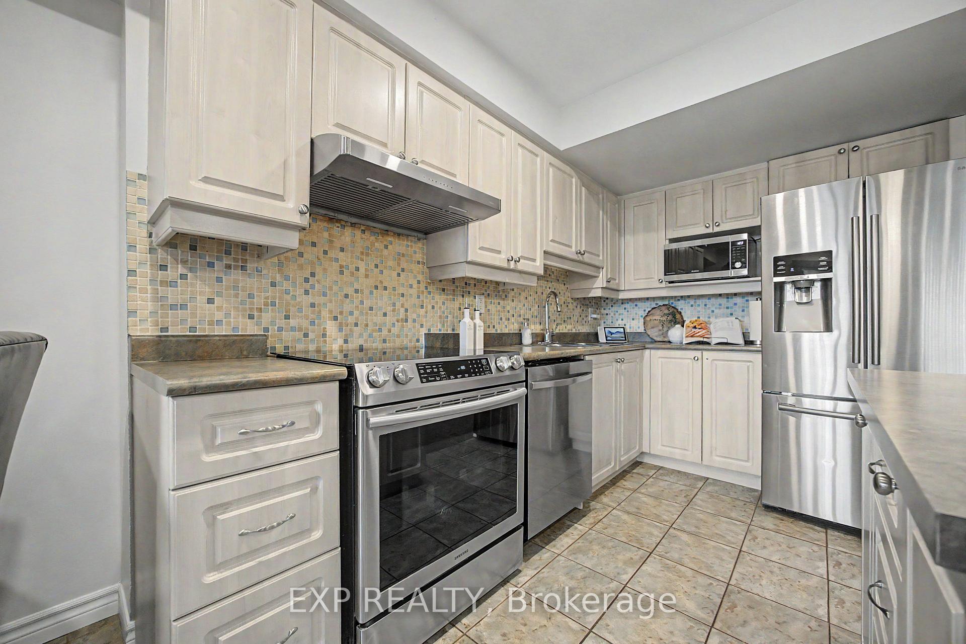 Photo 6 of Unit 501, 1000 Cedarglen Gate, Mississauga, Erindale — HOMEH