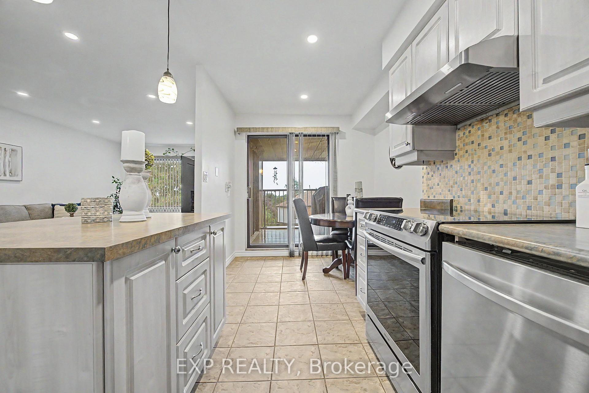 Photo 8 of Unit 501, 1000 Cedarglen Gate, Mississauga, Erindale — HOMEH