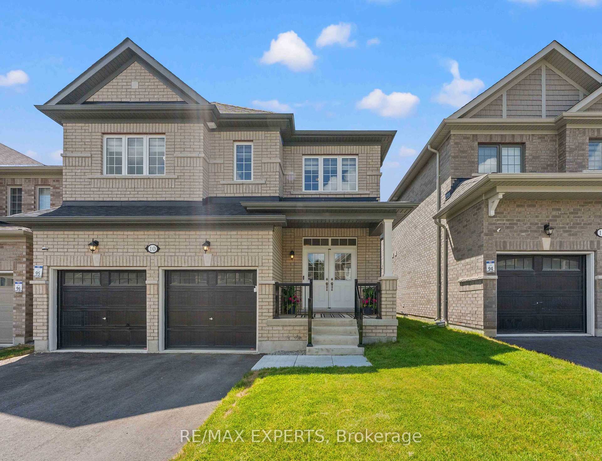 Photo 2 of 10 Lawrence D. Pridham Avenue, New Tecumseth, Alliston — HOMEH