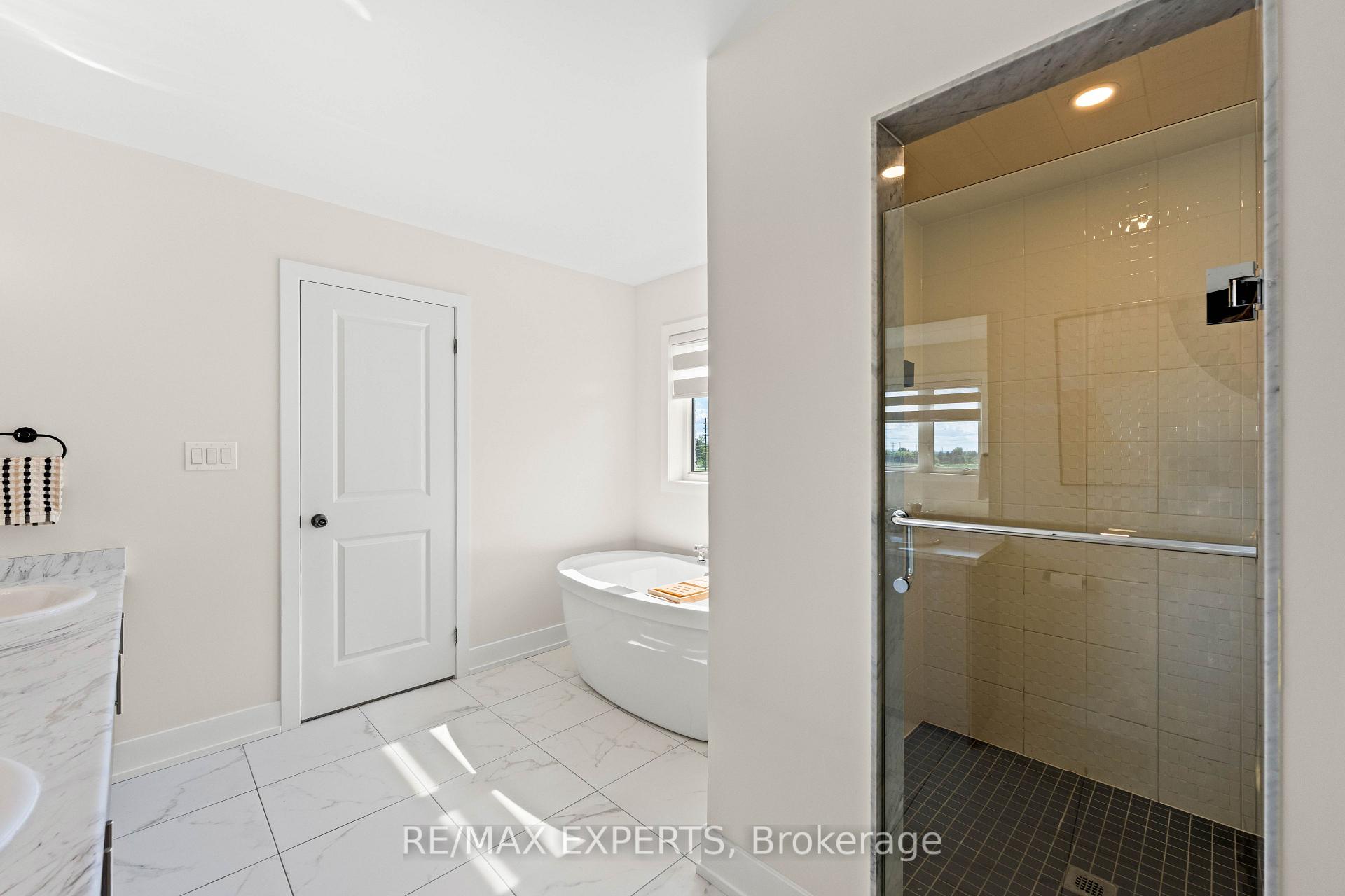 Photo 24 of 10 Lawrence D. Pridham Avenue, New Tecumseth, Alliston — HOMEH