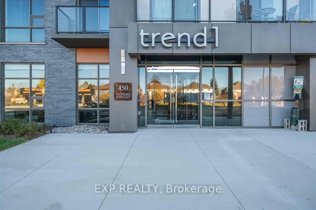 Front of Unit 806, 450 Dundas Street E