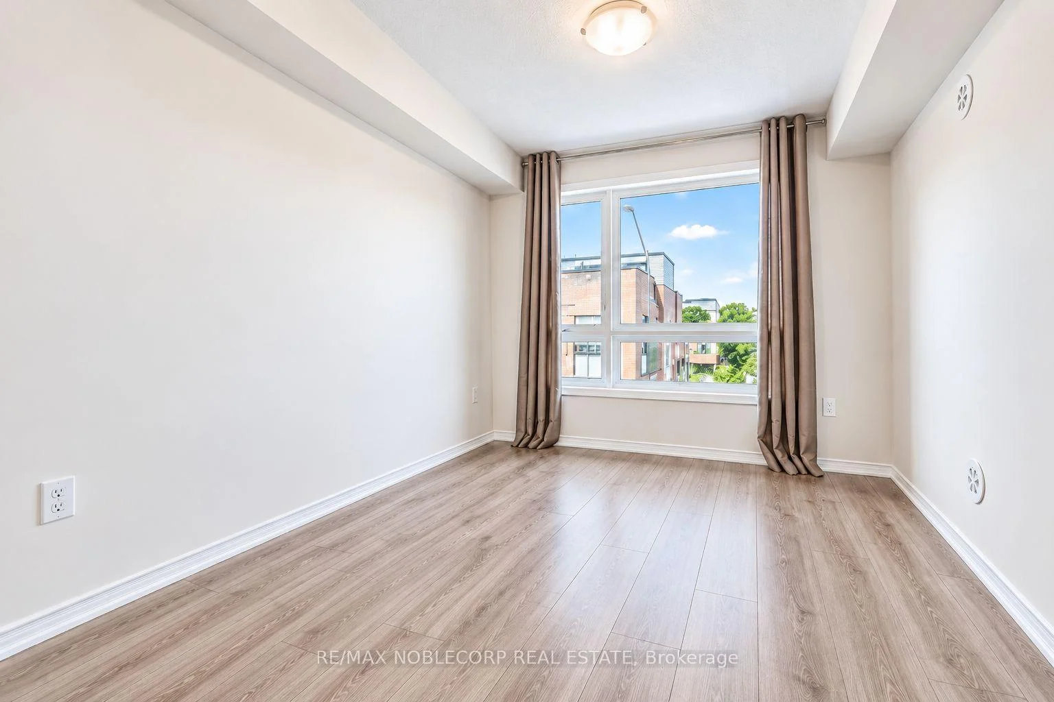 Photo 20 of Unit 2, 620 Rexdale Boulevard, Etobicoke, West Humber-Clairville — HOMEH
