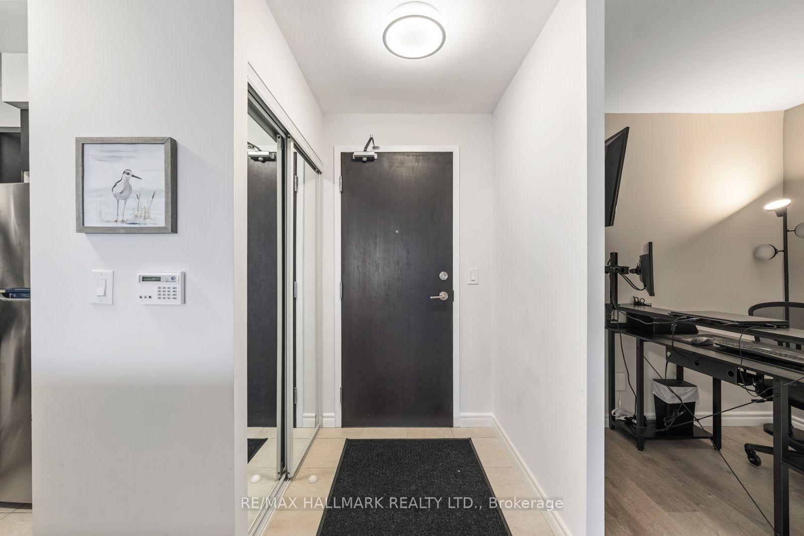 Photo 4 of Unit LPH6, 75 King William Crescent, Richmond Hill, Langstaff — HOMEH