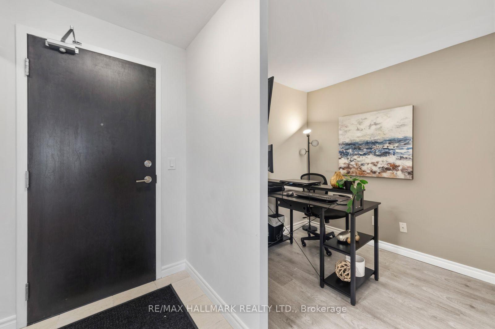 Photo 5 of Unit LPH6, 75 King William Crescent, Richmond Hill, Langstaff — HOMEH