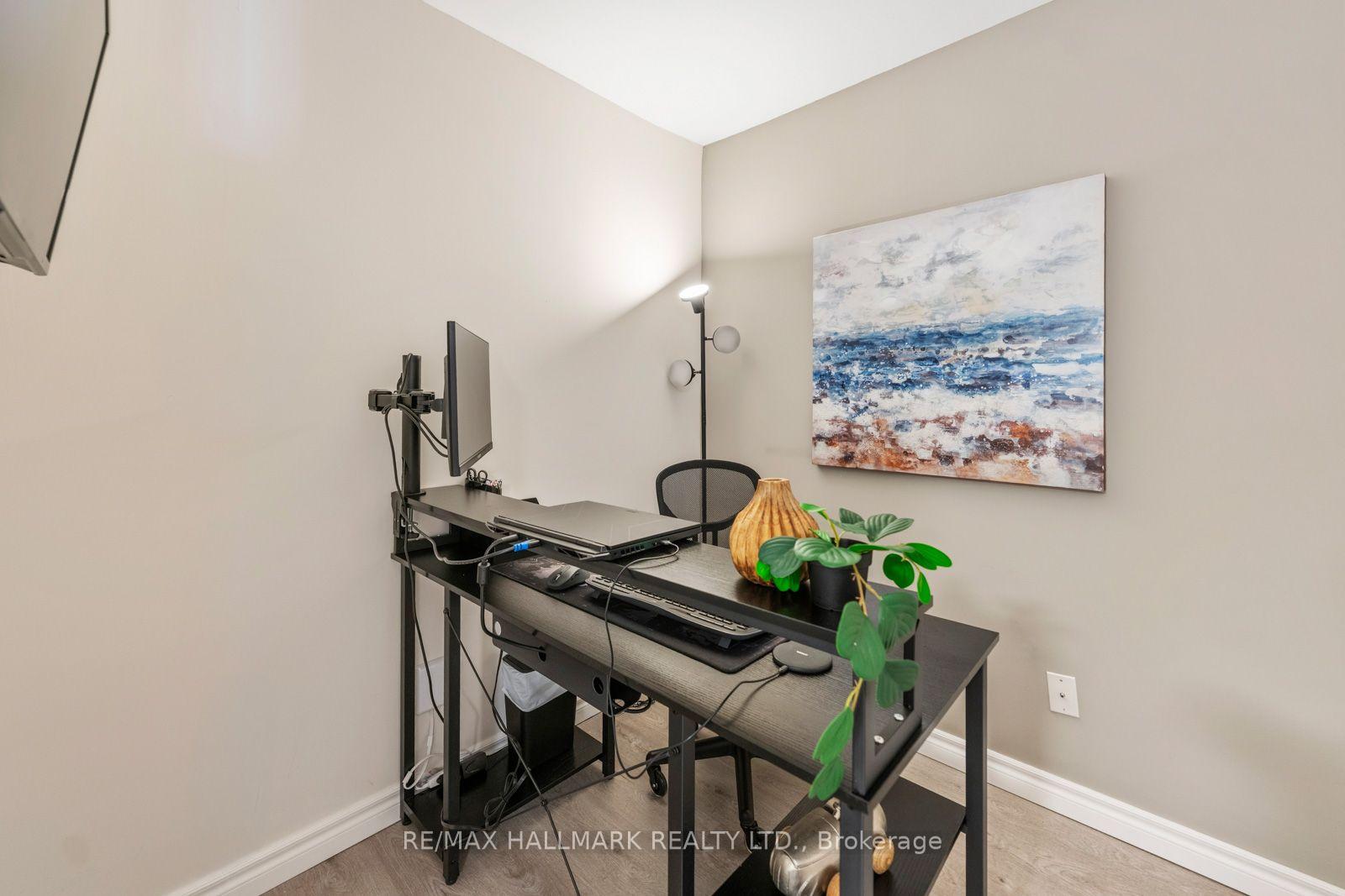 Photo 6 of Unit LPH6, 75 King William Crescent, Richmond Hill, Langstaff — HOMEH