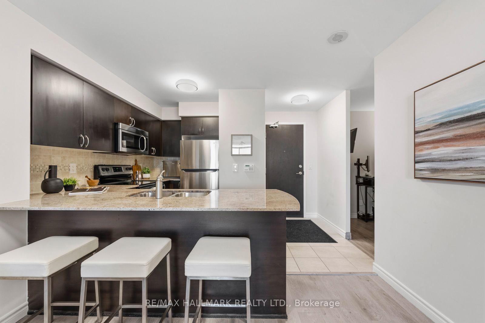 Photo 11 of Unit LPH6, 75 King William Crescent, Richmond Hill, Langstaff — HOMEH