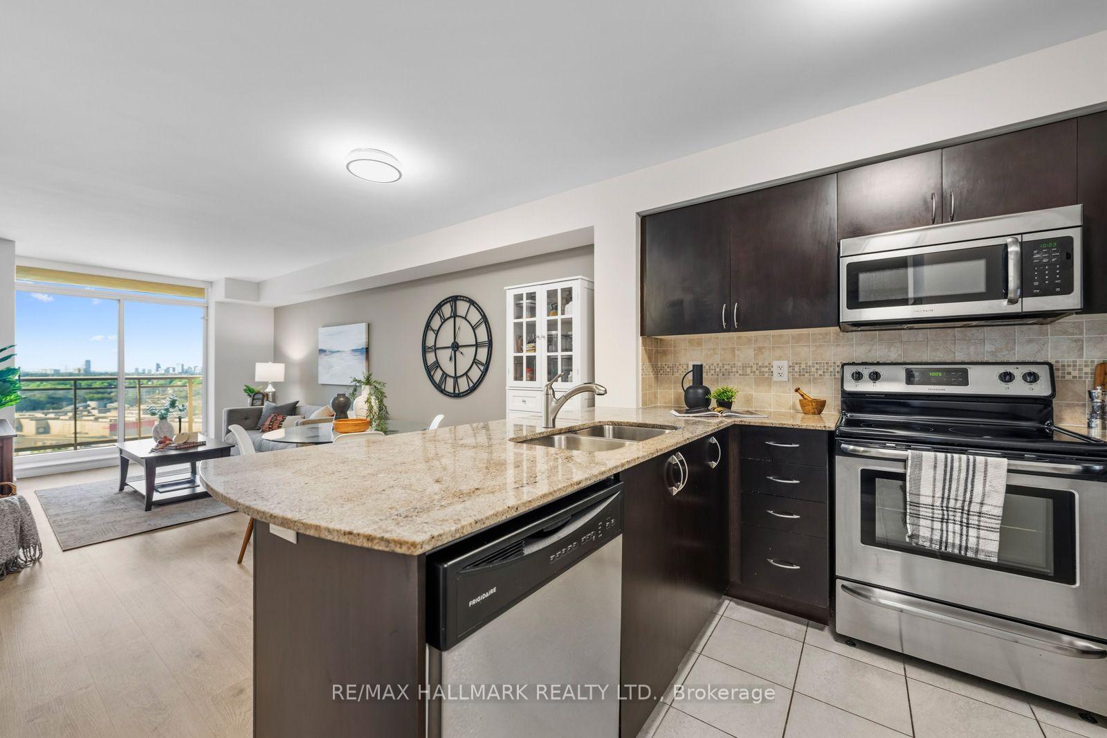 Photo 13 of Unit LPH6, 75 King William Crescent, Richmond Hill, Langstaff — HOMEH