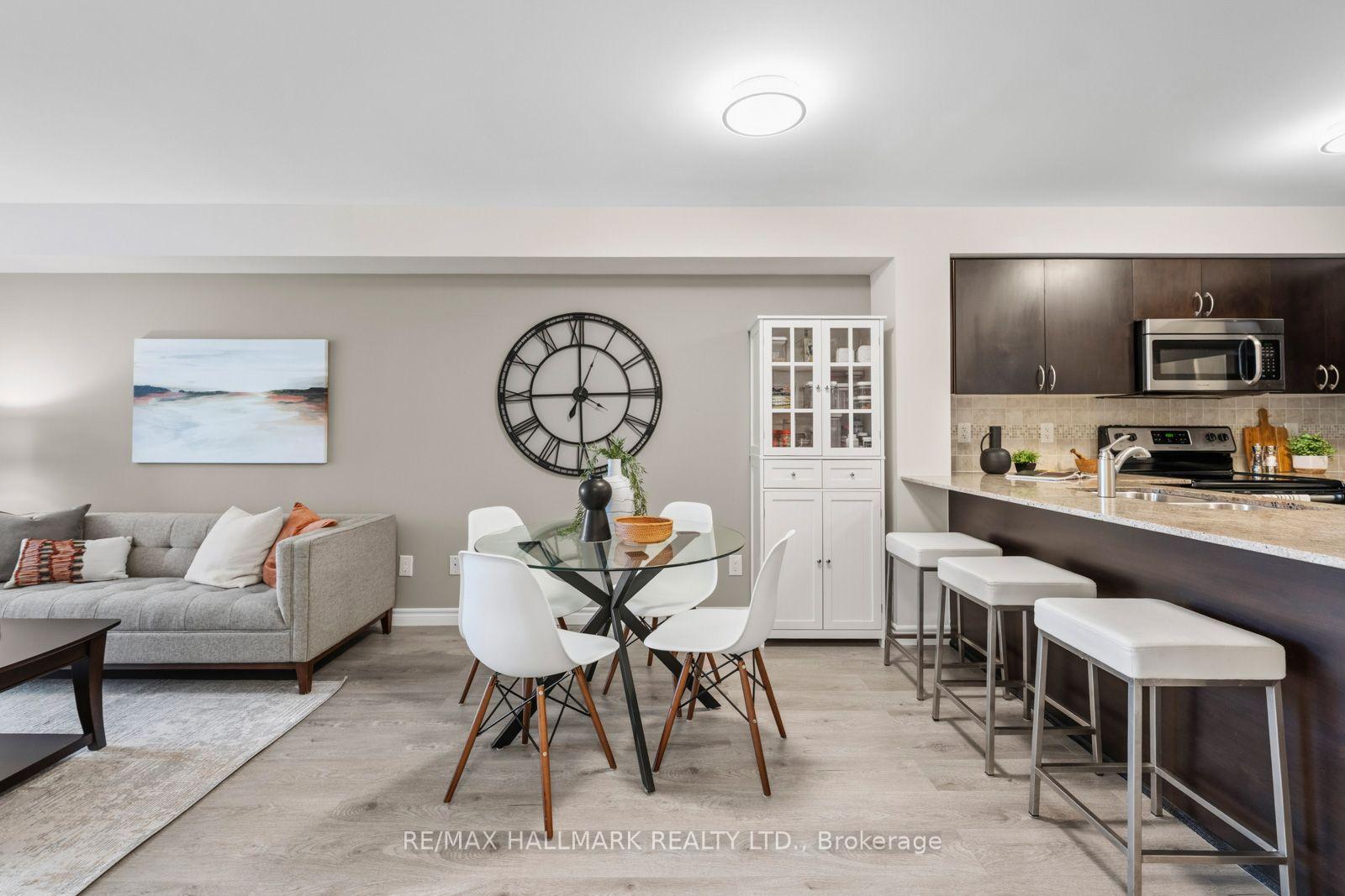 Photo 15 of Unit LPH6, 75 King William Crescent, Richmond Hill, Langstaff — HOMEH