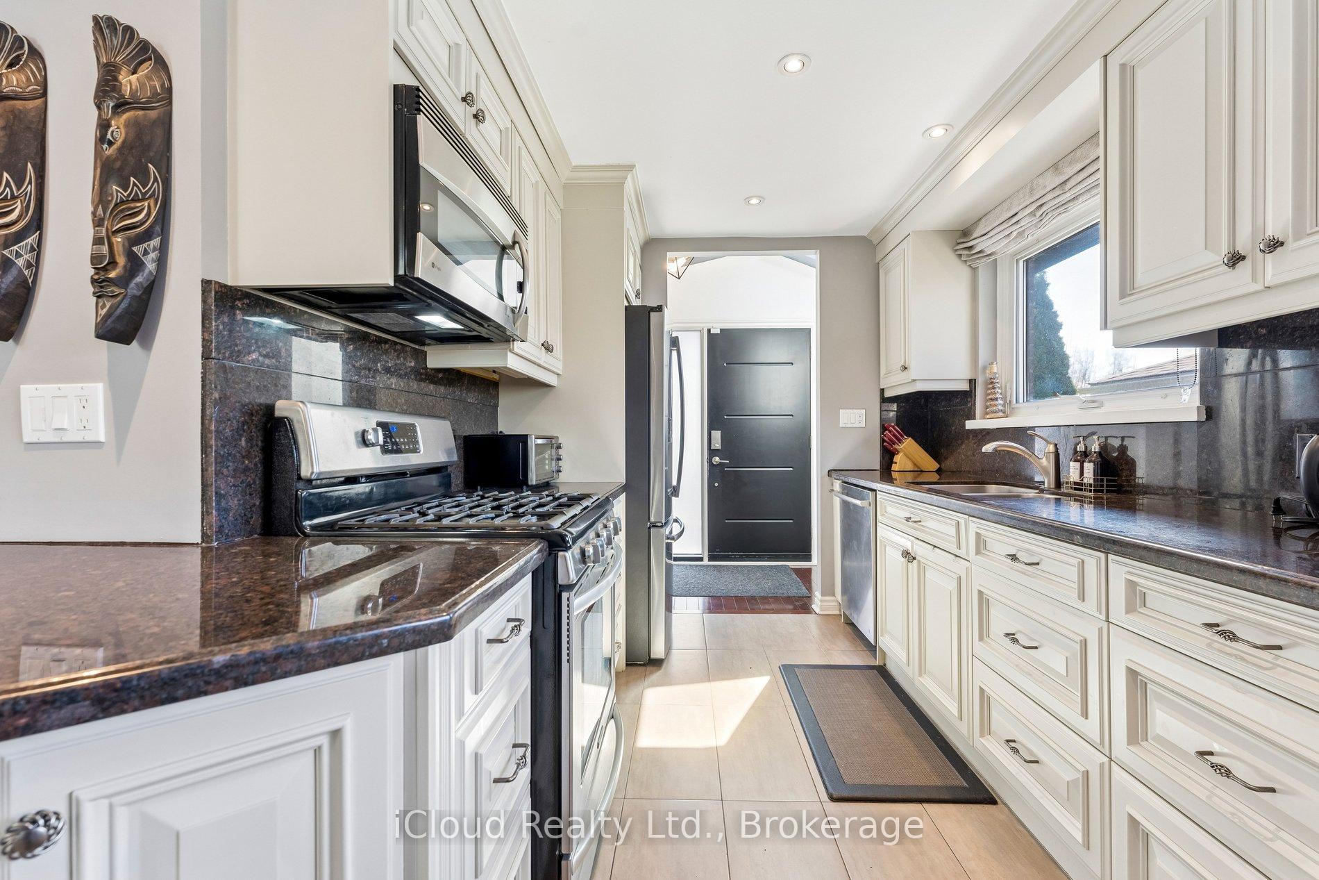Photo 4 of 43 Ferndale Crescent, Brampton, Brampton East — HOMEH
