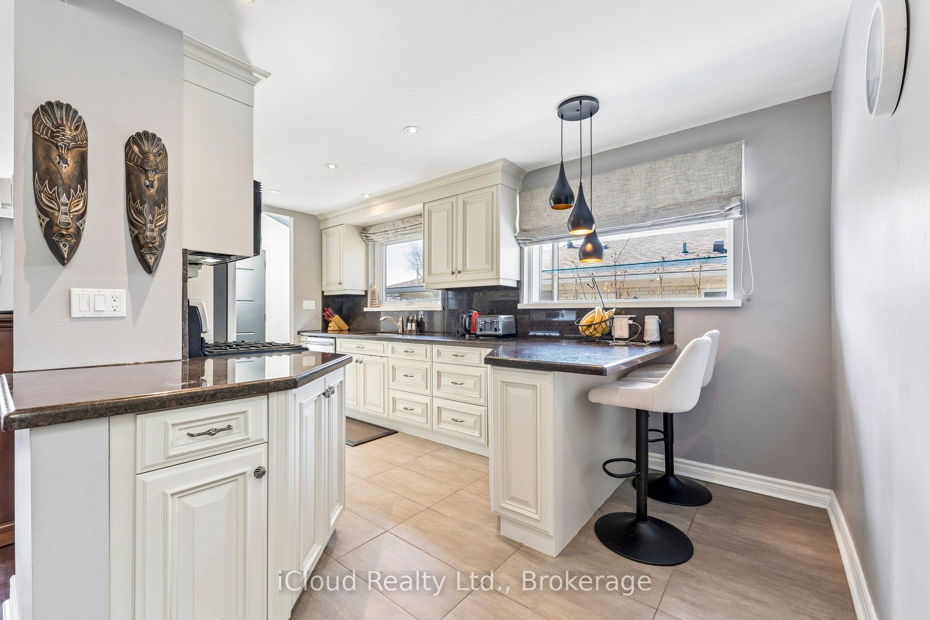 Photo 9 of 43 Ferndale Crescent, Brampton, Brampton East — HOMEH