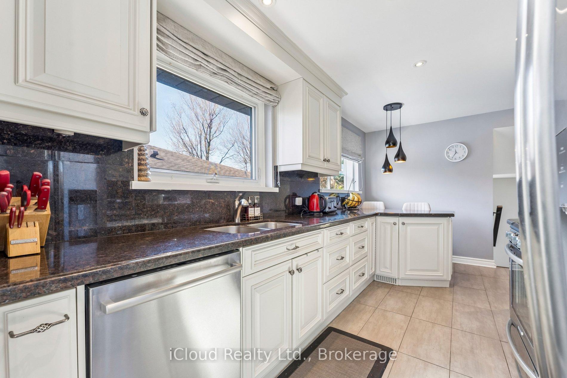 Photo 11 of 43 Ferndale Crescent, Brampton, Brampton East — HOMEH